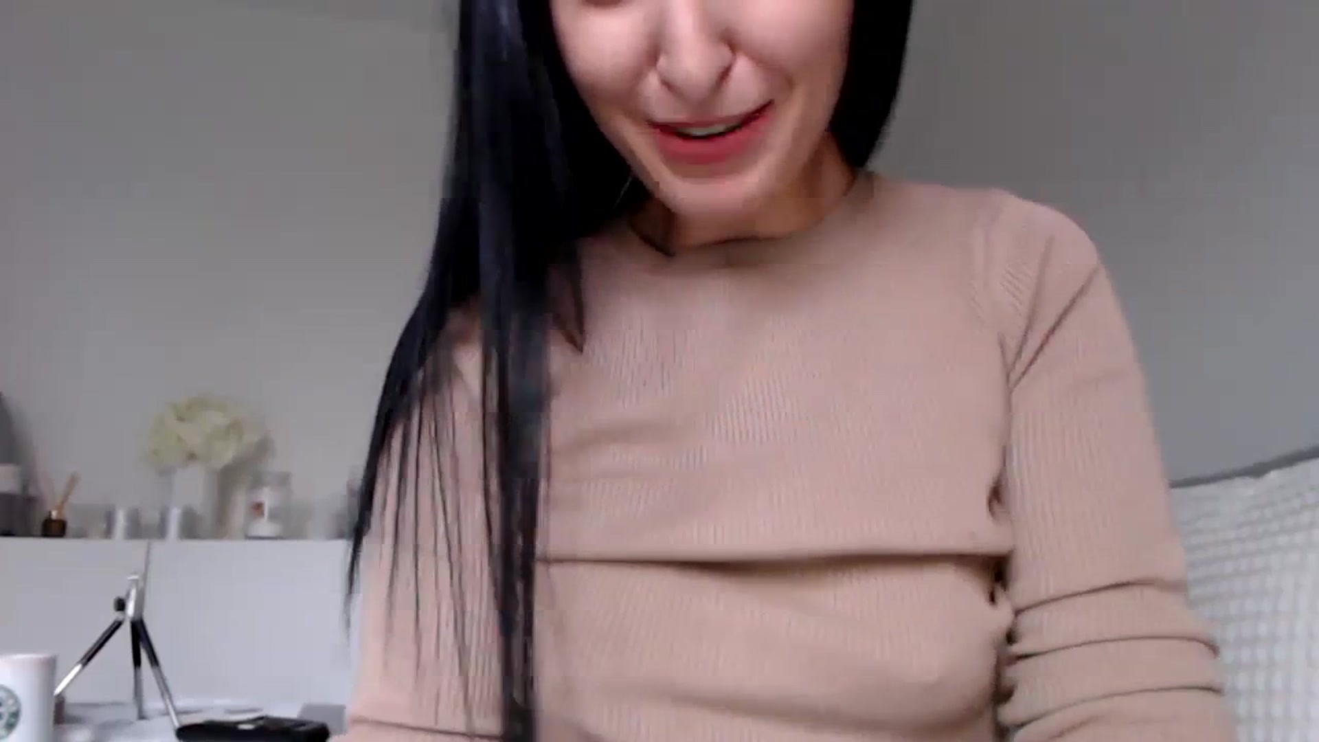 Gallery image thumbnail from LeaIson's myfreecams stream on, 12/12/2023, 14:56 image 8 of 20