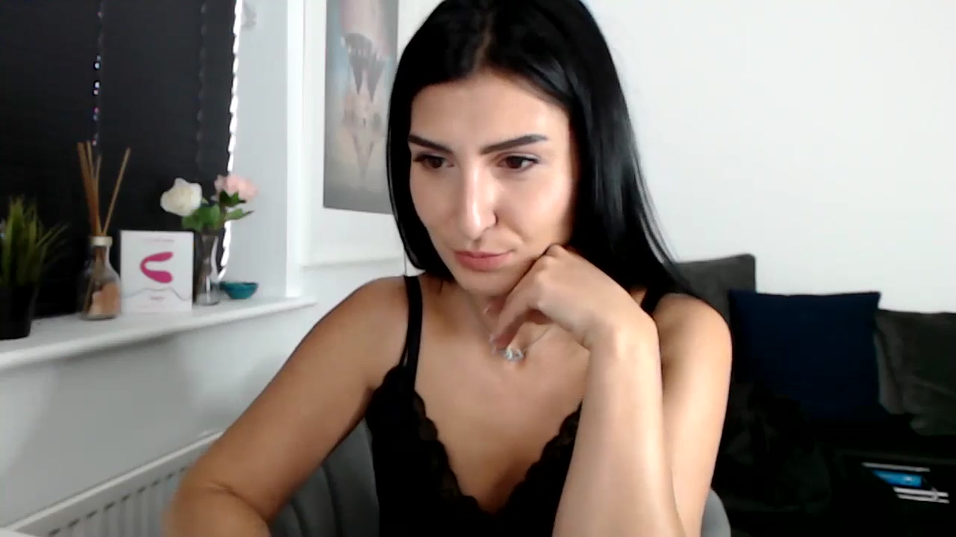 Gallery image thumbnail from LeaIson's myfreecams stream on, 12/13/2023, 12:08 image 10 of 20