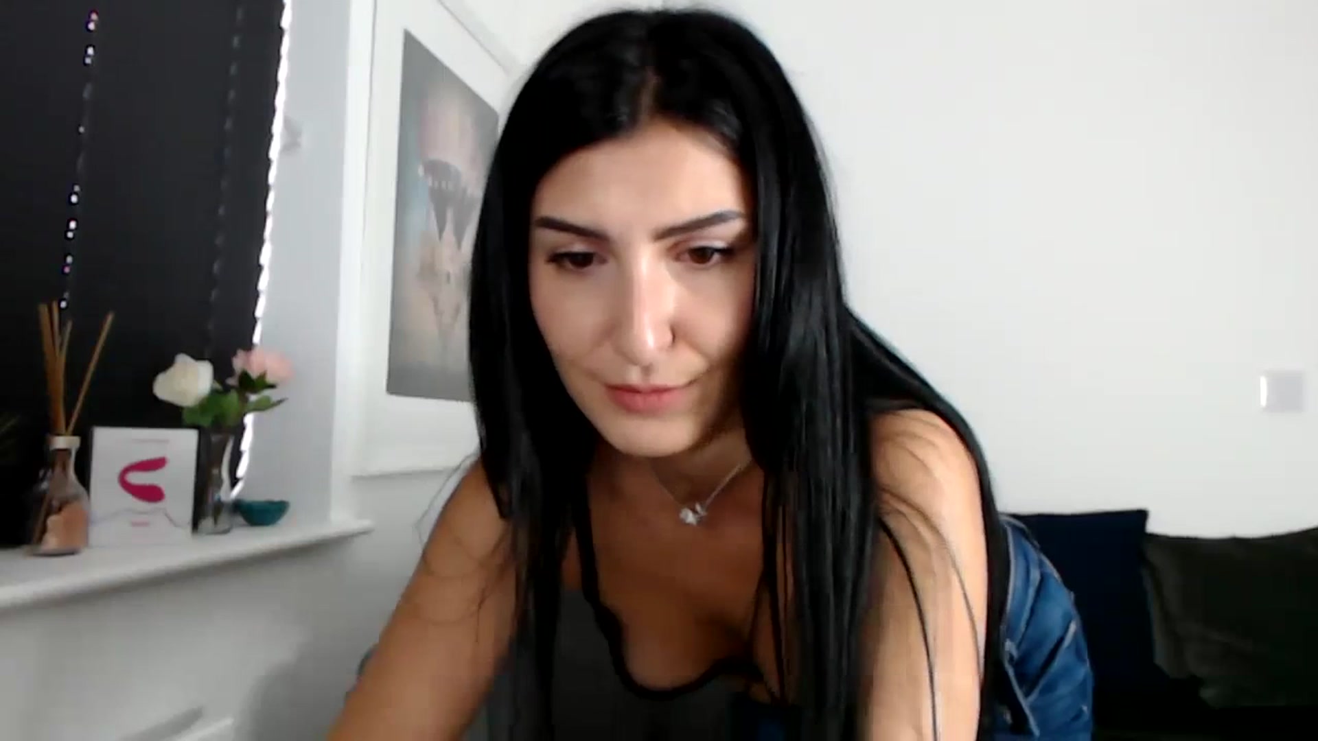 Gallery image thumbnail from LeaIson's myfreecams stream on, 12/13/2023, 12:08 image 17 of 20
