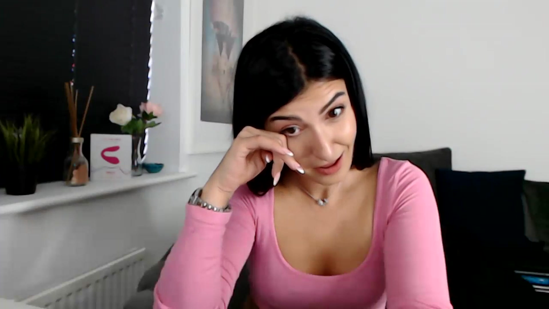 Gallery image thumbnail from LeaIson's myfreecams stream on, 12/13/2023, 13:19 image 17 of 20