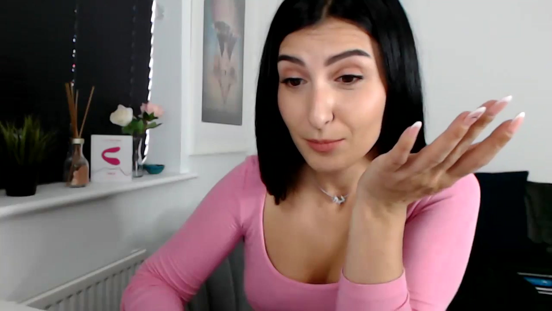 Gallery image thumbnail from LeaIson's myfreecams stream on, 12/13/2023, 13:19 image 2 of 20