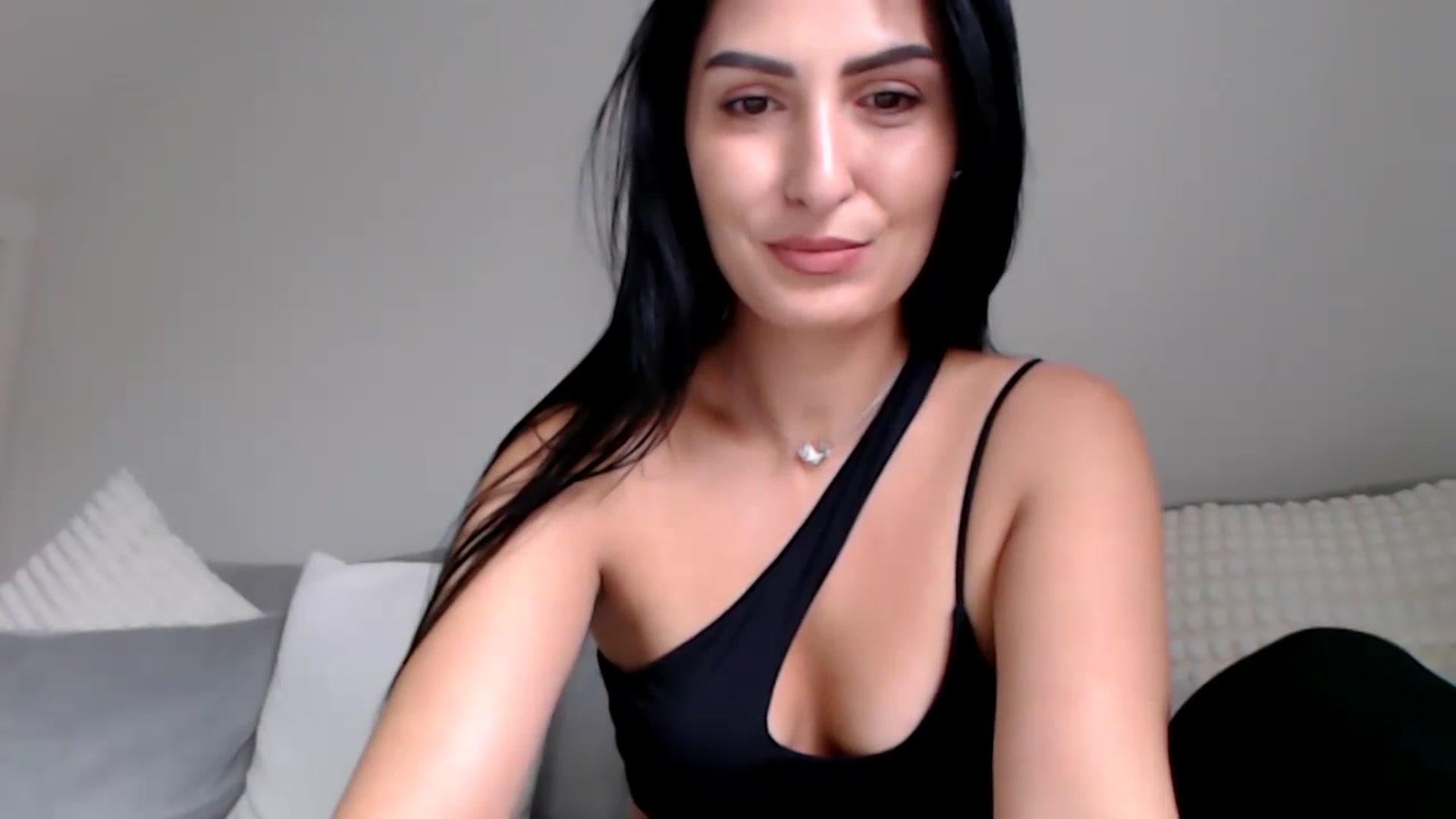 Gallery image thumbnail from LeaIson's myfreecams stream on, 12/15/2023, 13:36 image 17 of 20