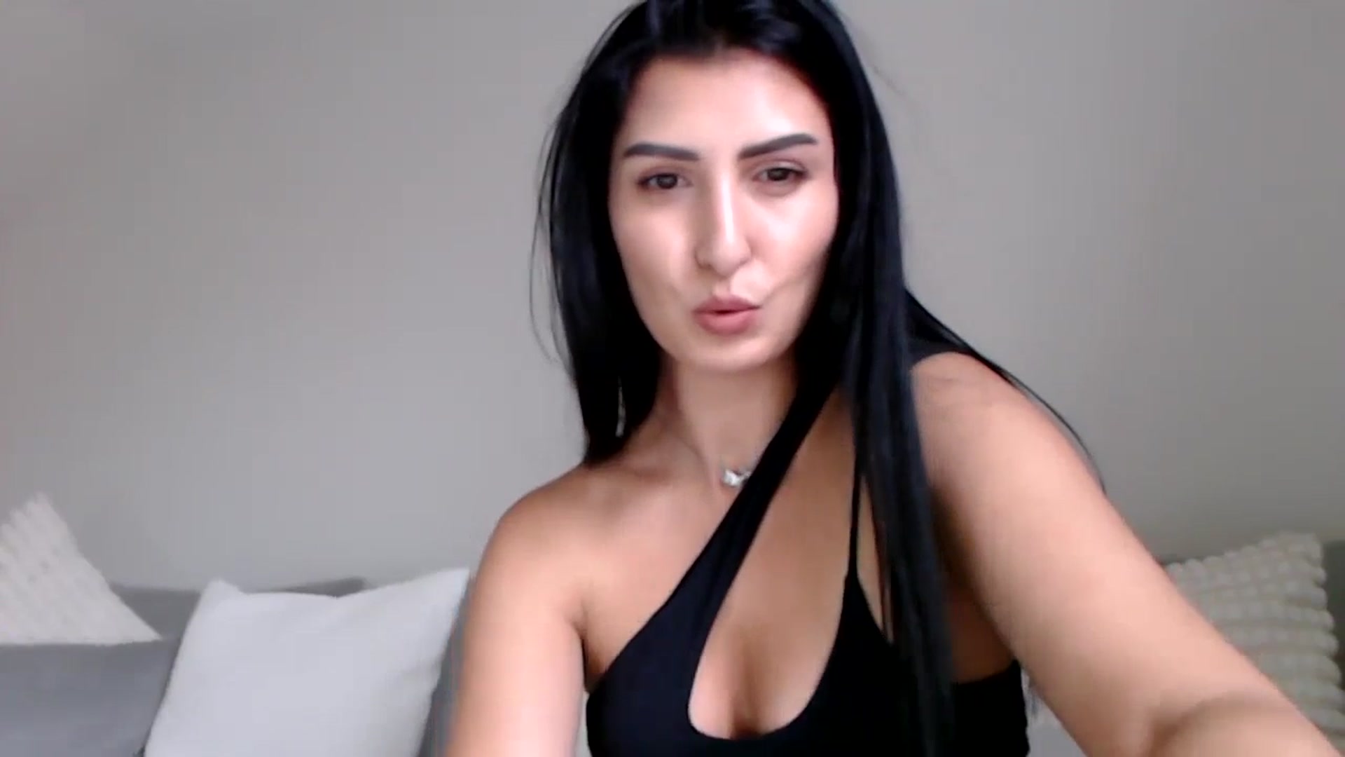 Gallery image thumbnail from LeaIson's myfreecams stream on, 12/15/2023, 14:14 image 14 of 20