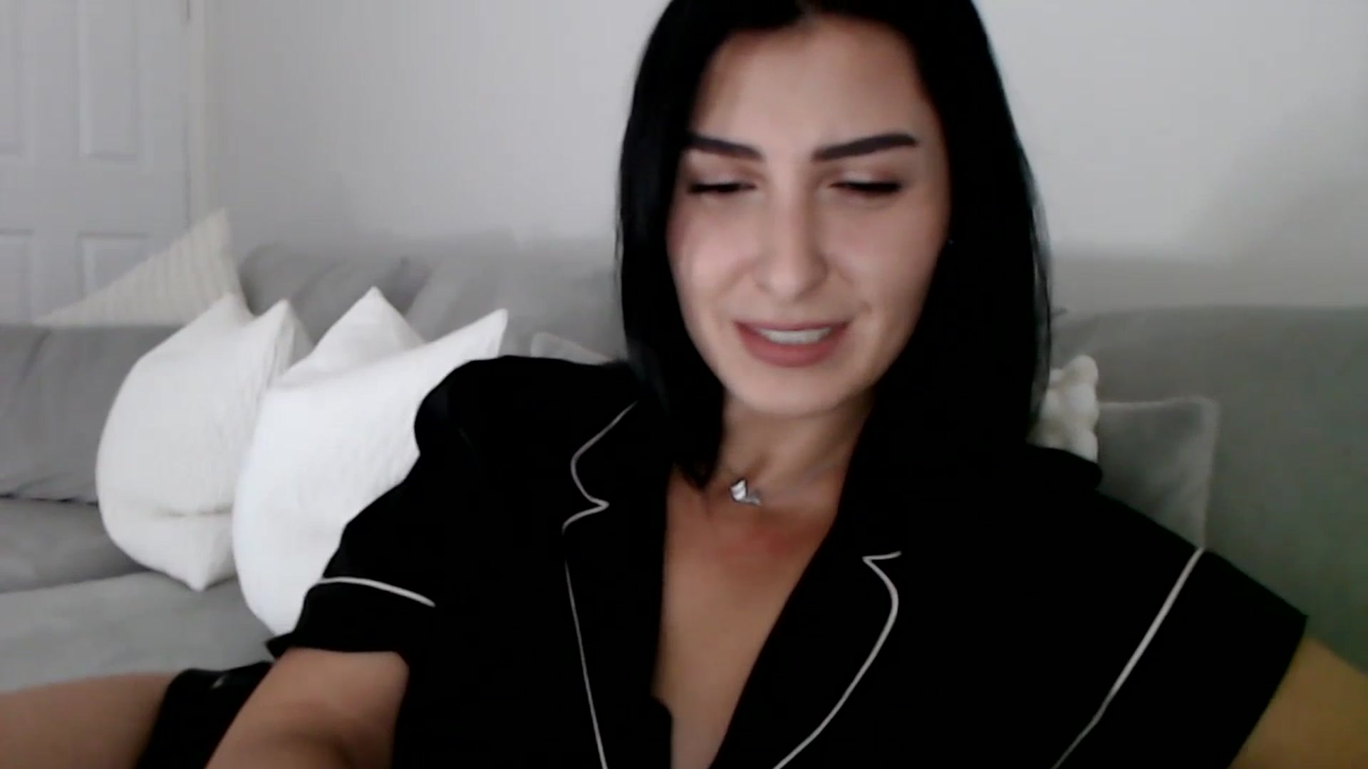 Gallery image thumbnail from LeaIson's myfreecams stream on, 12/18/2023, 12:05 image 2 of 20