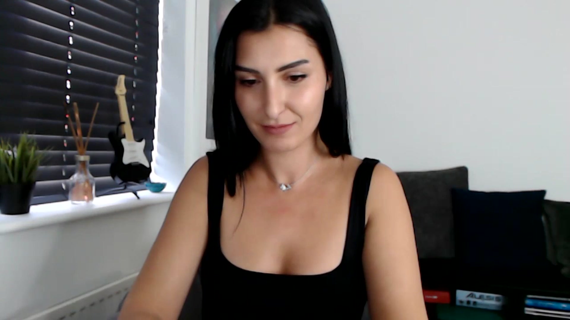Gallery image thumbnail from LeaIson's myfreecams stream on, 12/19/2023, 13:48 image 16 of 20