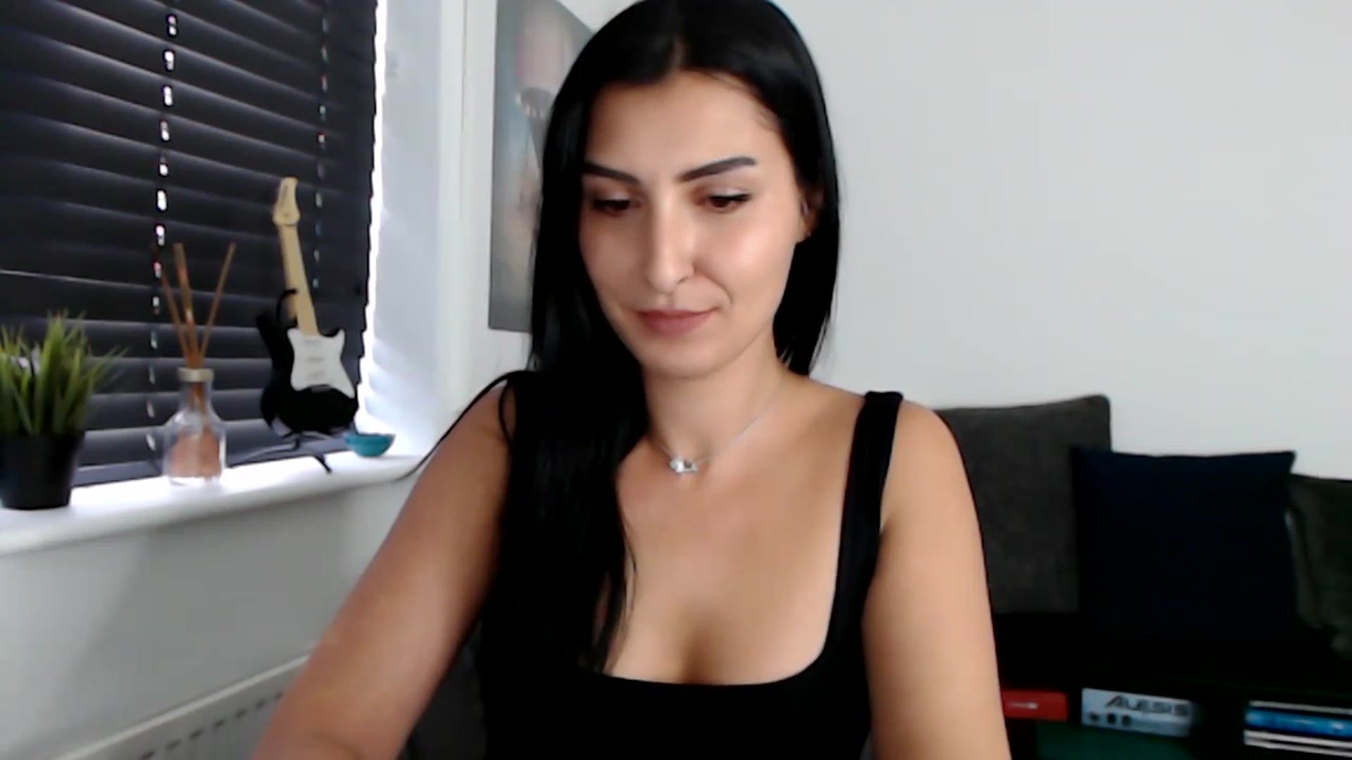 Gallery image thumbnail from LeaIson's myfreecams stream on, 12/19/2023, 13:48 image 11 of 20