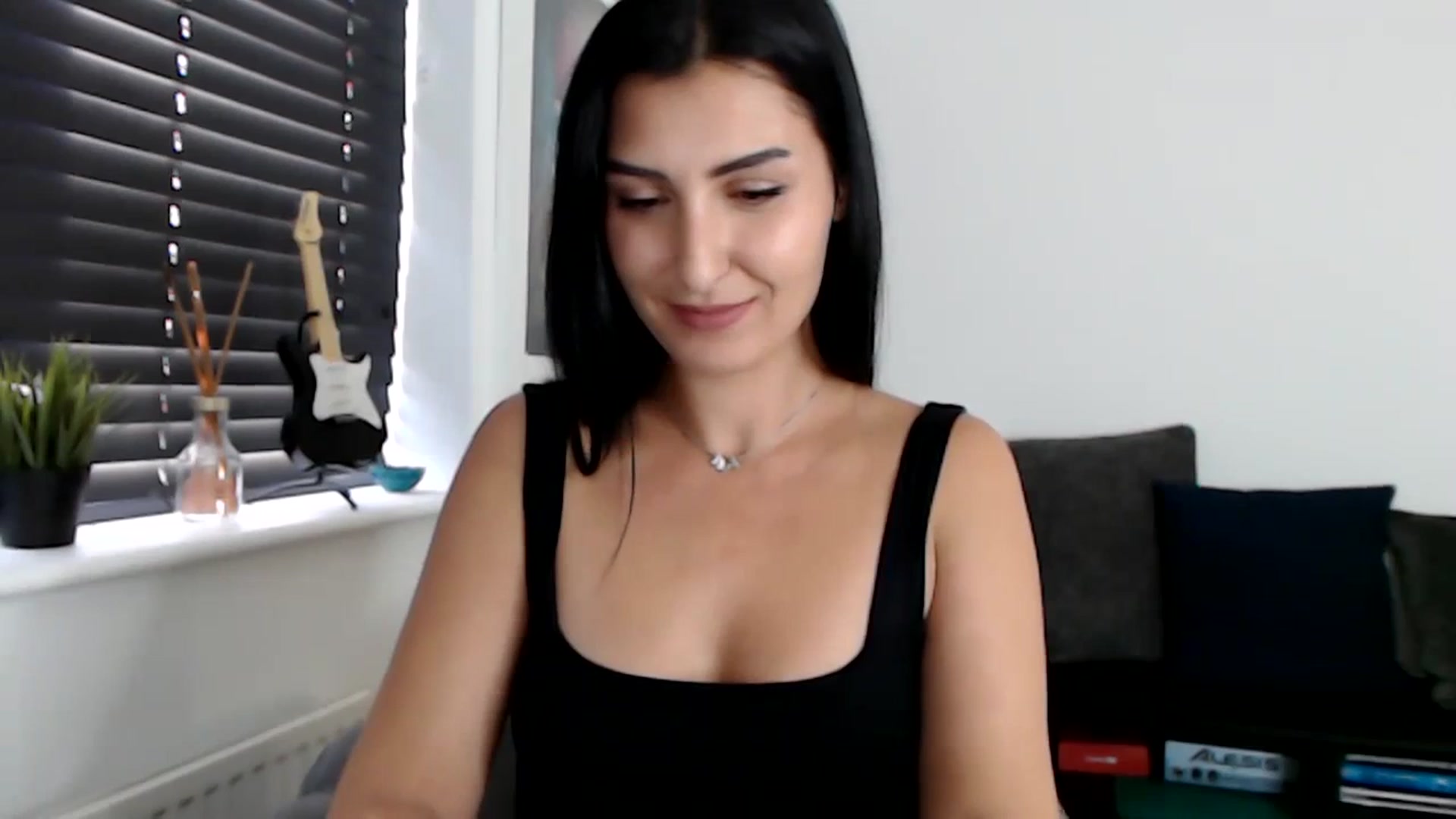 Gallery image thumbnail from LeaIson's myfreecams stream on, 12/19/2023, 13:48 image 15 of 20