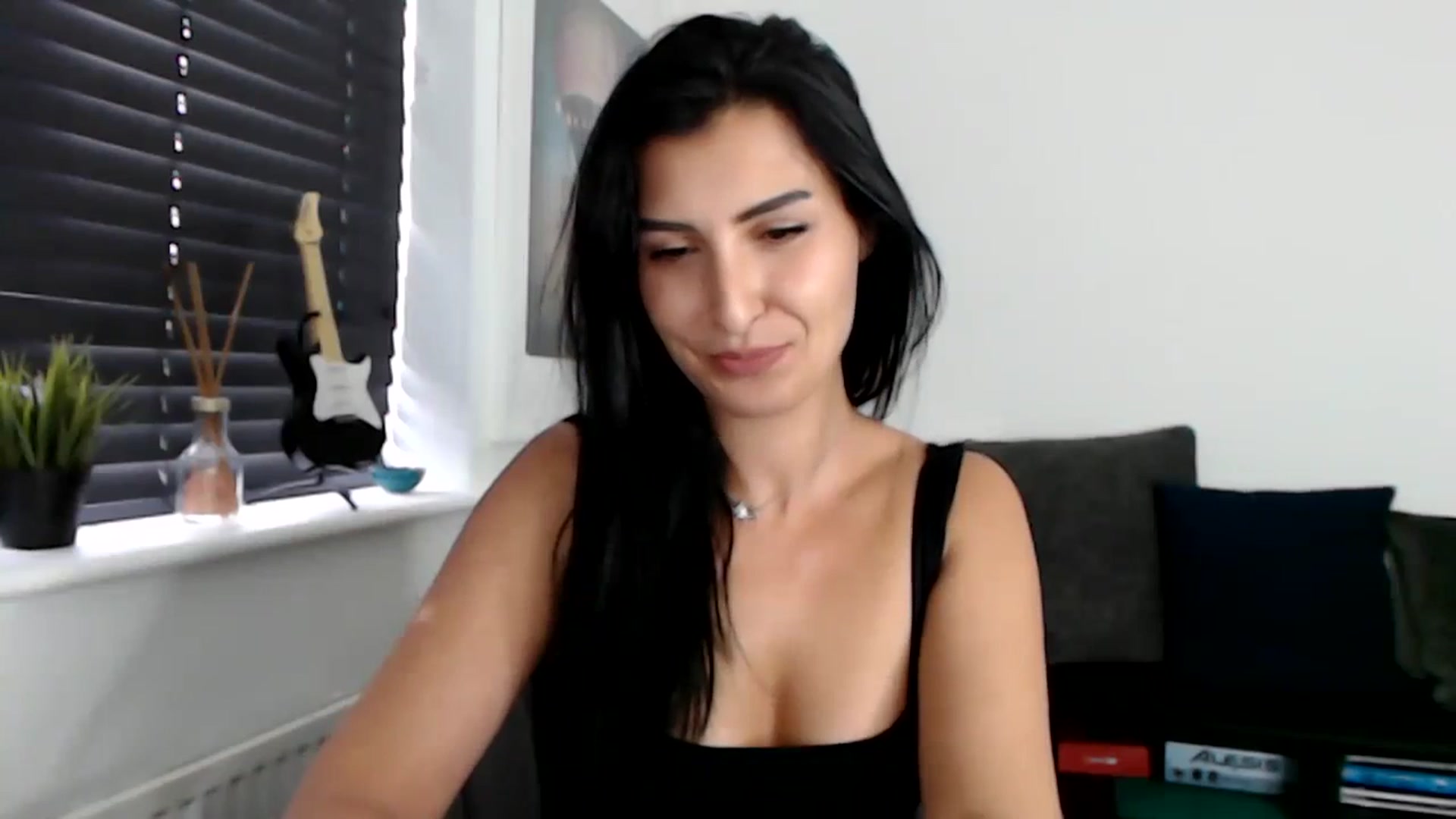 Gallery image thumbnail from LeaIson's myfreecams stream on, 12/19/2023, 13:48 image 6 of 20