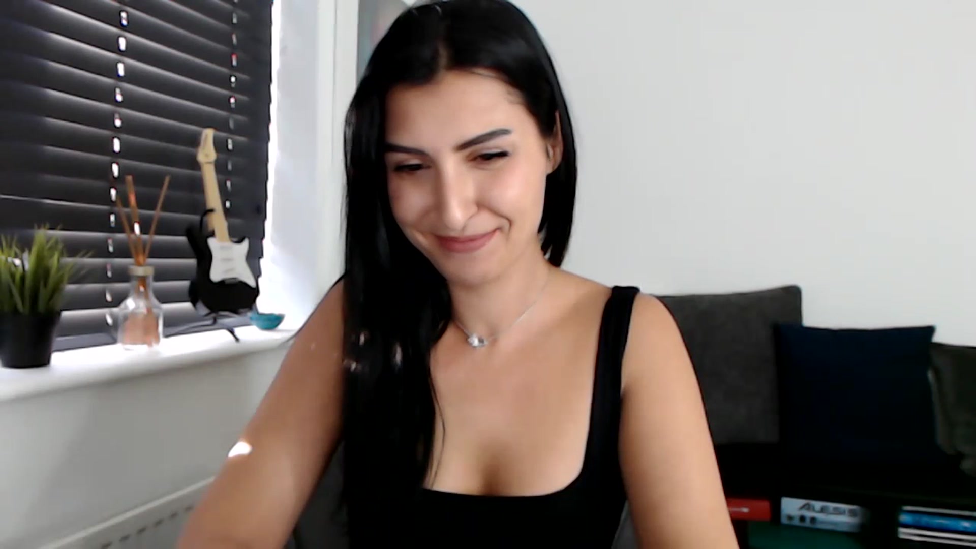 Gallery image thumbnail from LeaIson's myfreecams stream on, 12/19/2023, 13:48 image 10 of 20