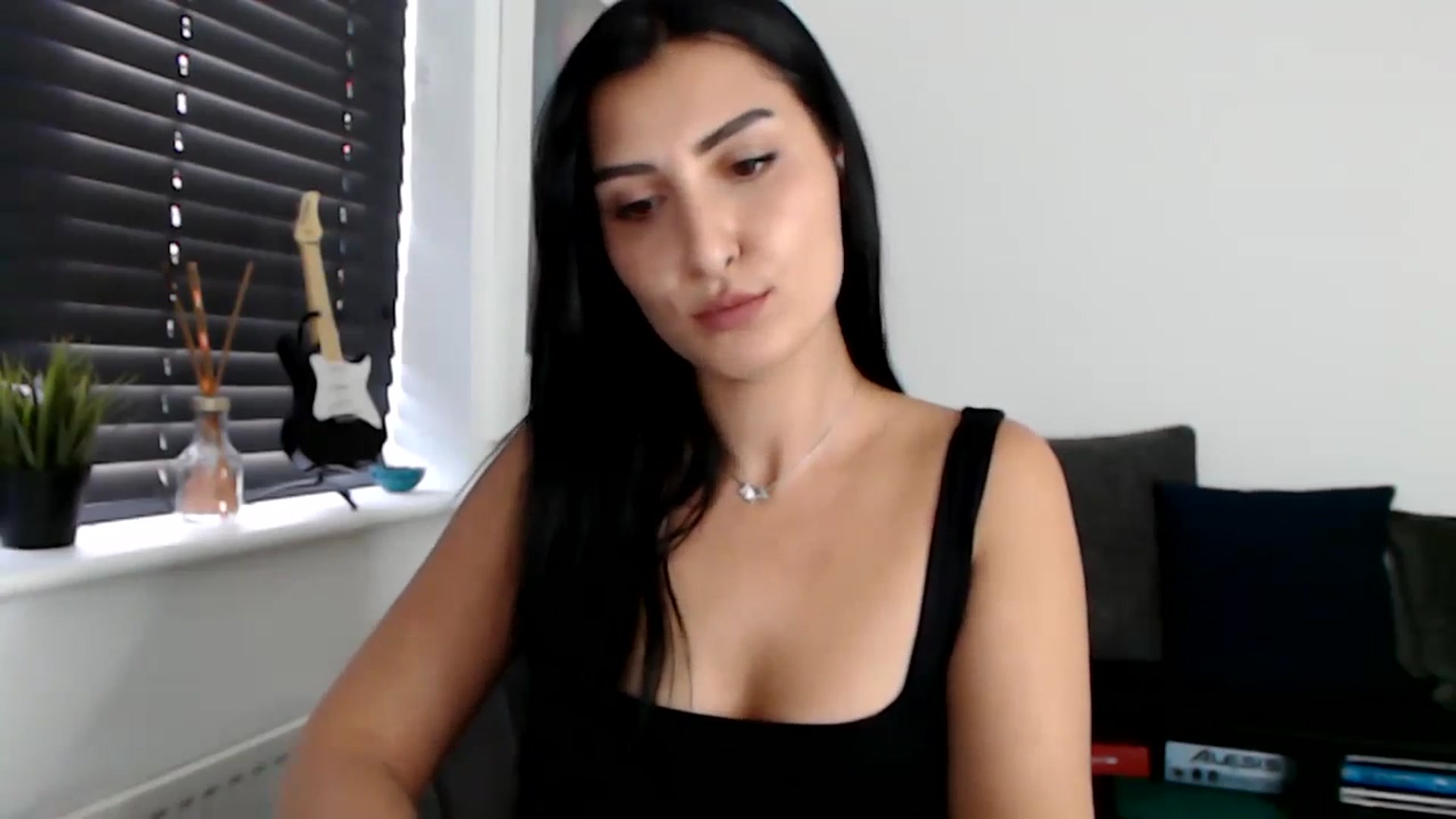 Gallery image thumbnail from LeaIson's myfreecams stream on, 12/19/2023, 13:48 image 13 of 20