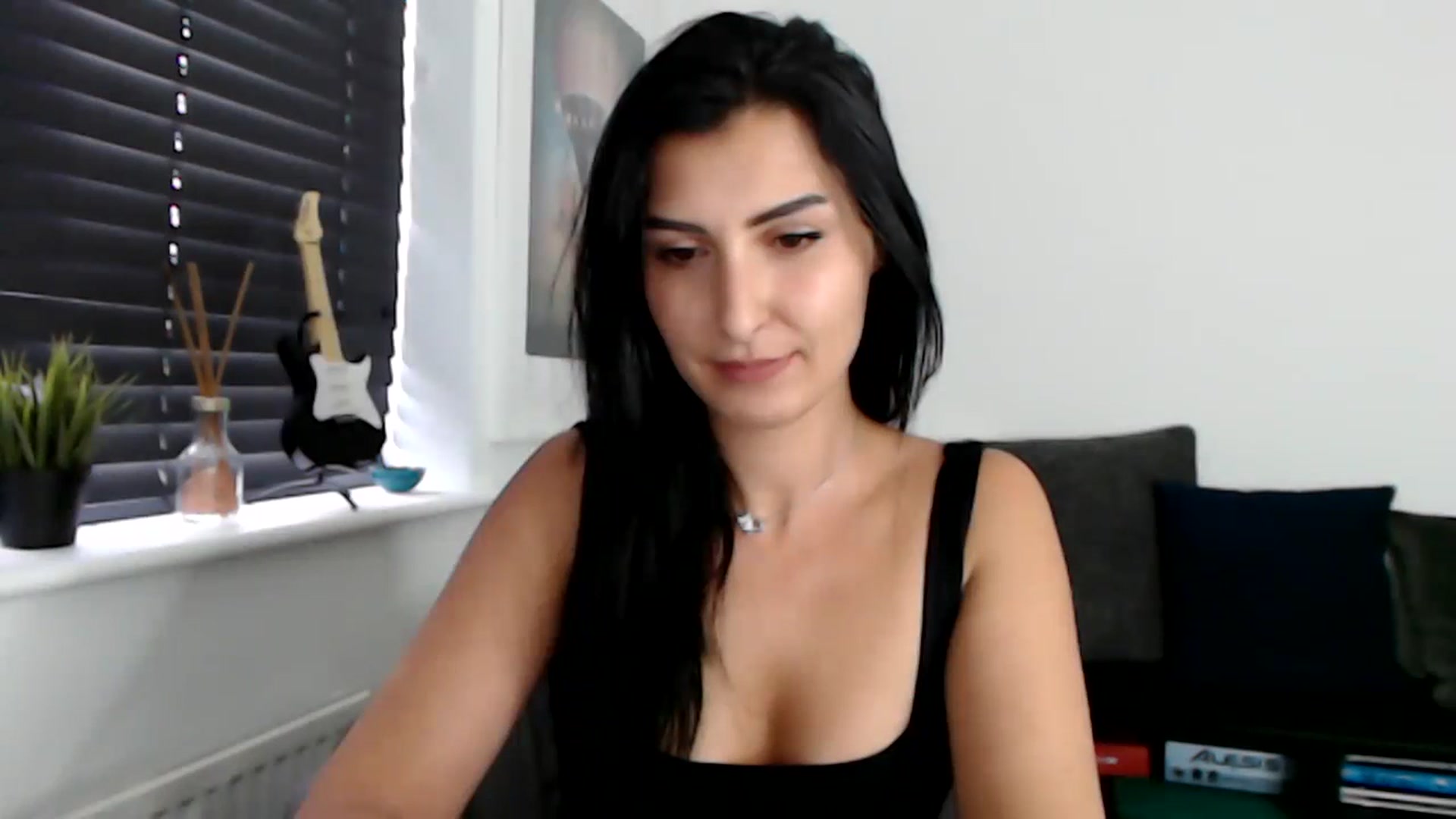 Gallery image thumbnail from LeaIson's myfreecams stream on, 12/19/2023, 13:48 image 7 of 20