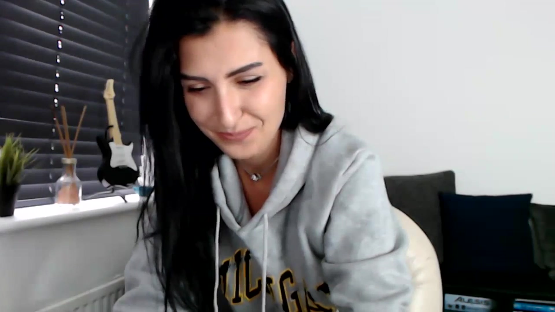 Gallery image thumbnail from LeaIson's myfreecams stream on, 12/19/2023, 13:48 image 2 of 20