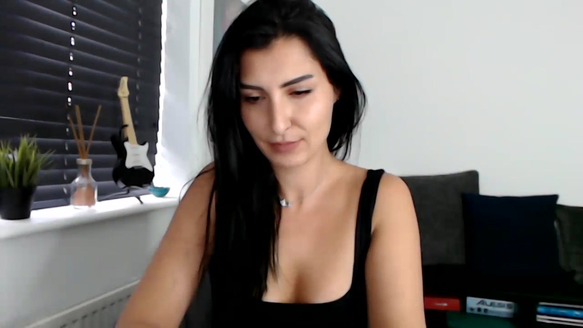 Gallery image thumbnail from LeaIson's myfreecams stream on, 12/19/2023, 13:48 image 5 of 20
