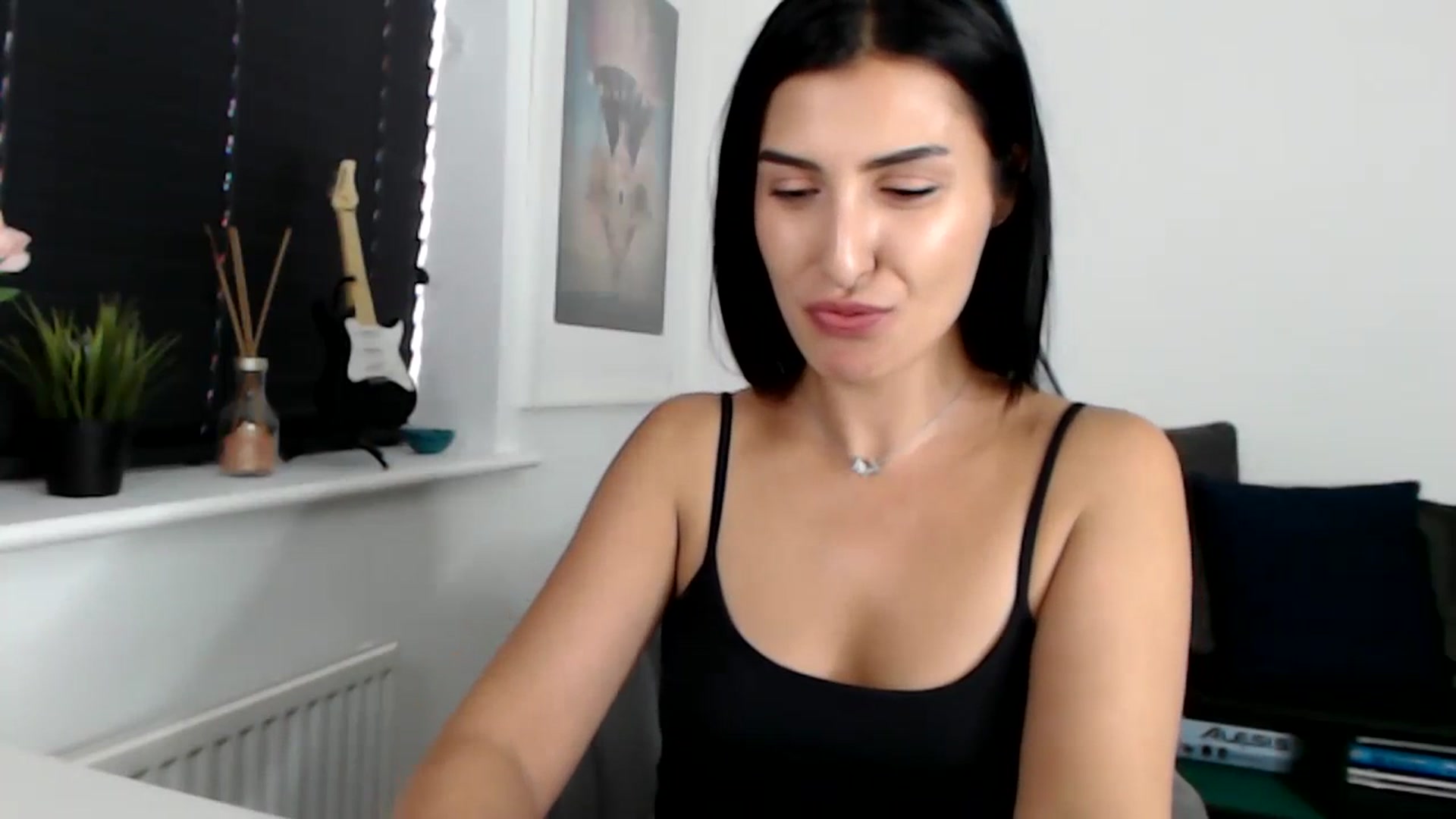 Gallery image thumbnail from LeaIson's myfreecams stream on, 12/20/2023, 14:01 image 14 of 20