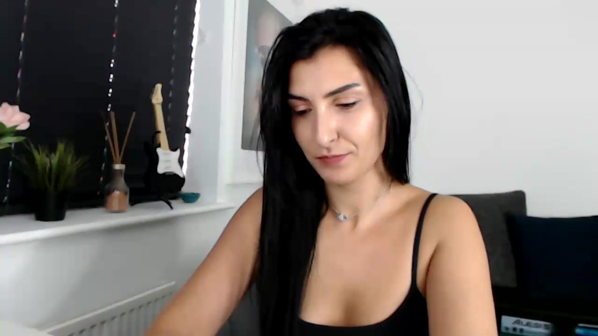 Gallery image thumbnail from LeaIson's myfreecams stream on, 12/20/2023, 14:01 image 2 of 20
