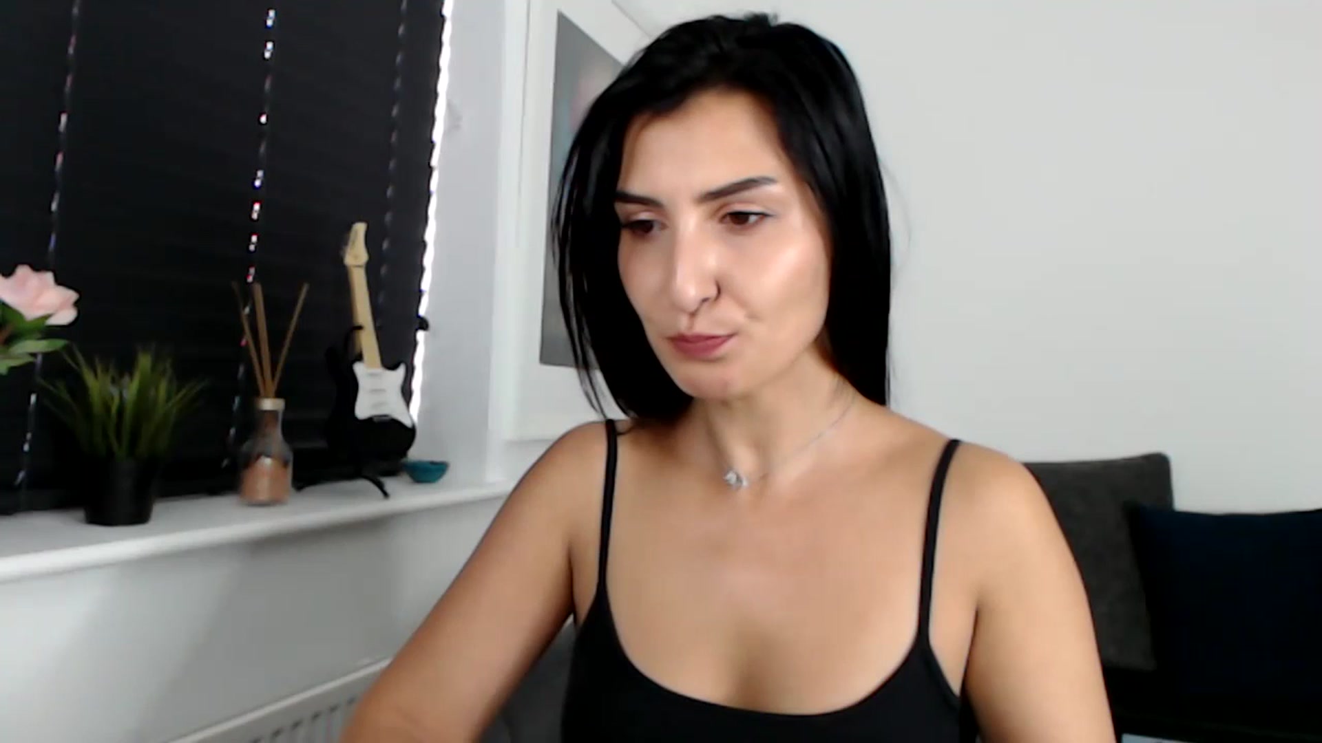 Gallery image thumbnail from LeaIson's myfreecams stream on, 12/20/2023, 14:01 image 1 of 20