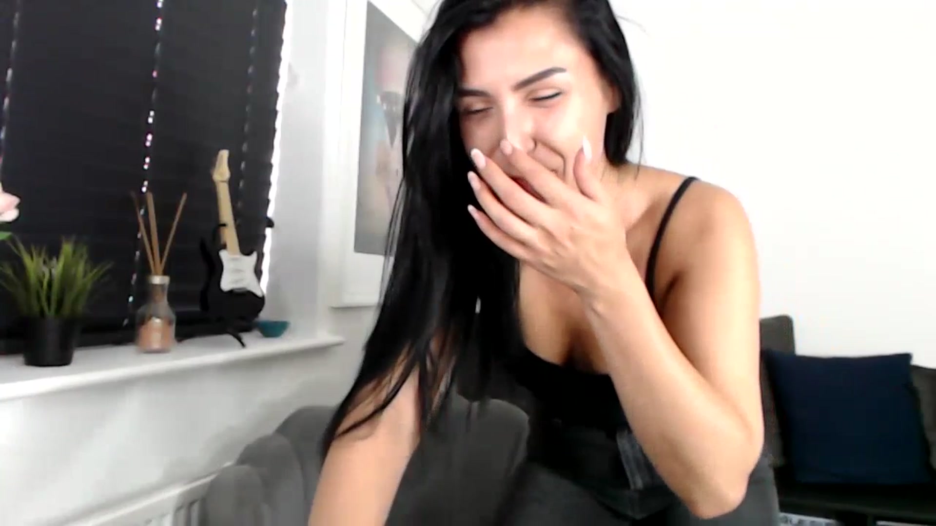 Gallery image thumbnail from LeaIson's myfreecams stream on, 12/20/2023, 14:01 image 5 of 20