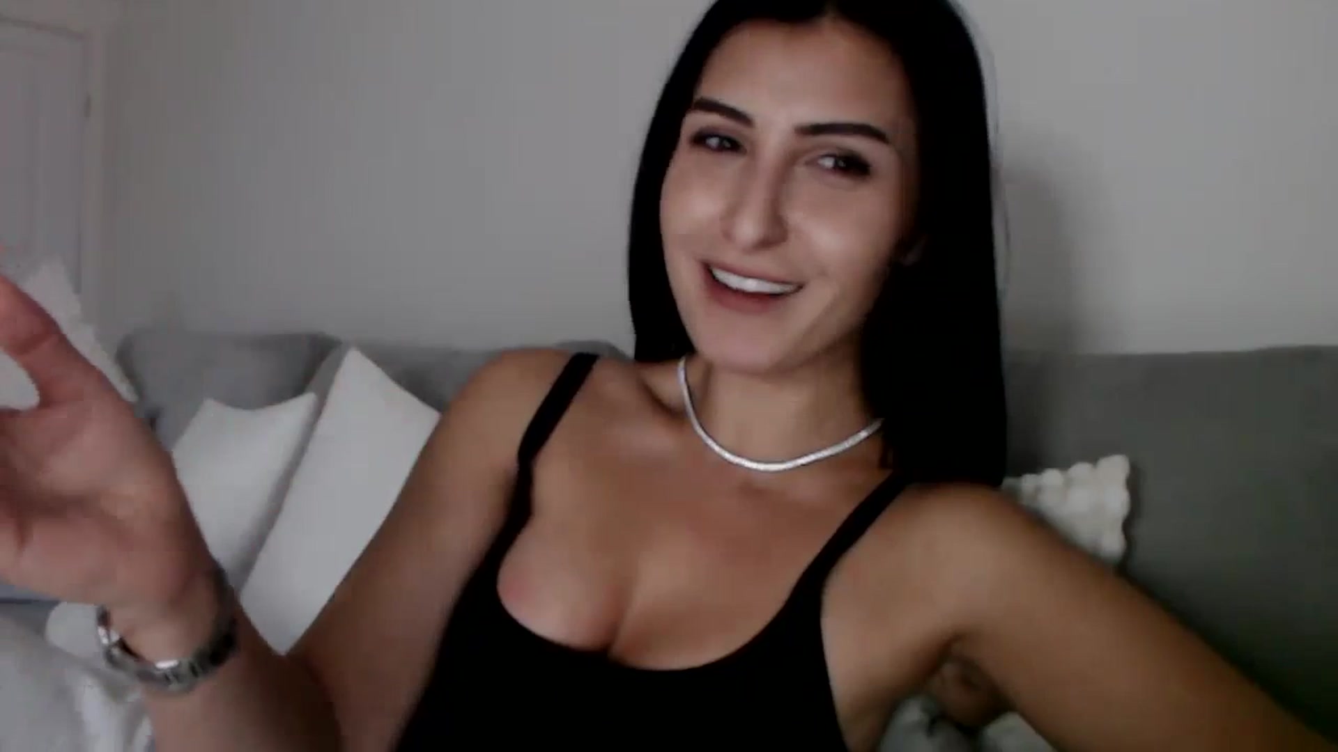 Gallery image thumbnail from LeaIson's myfreecams stream on, 01/08/2024, 14:43 image 20 of 20
