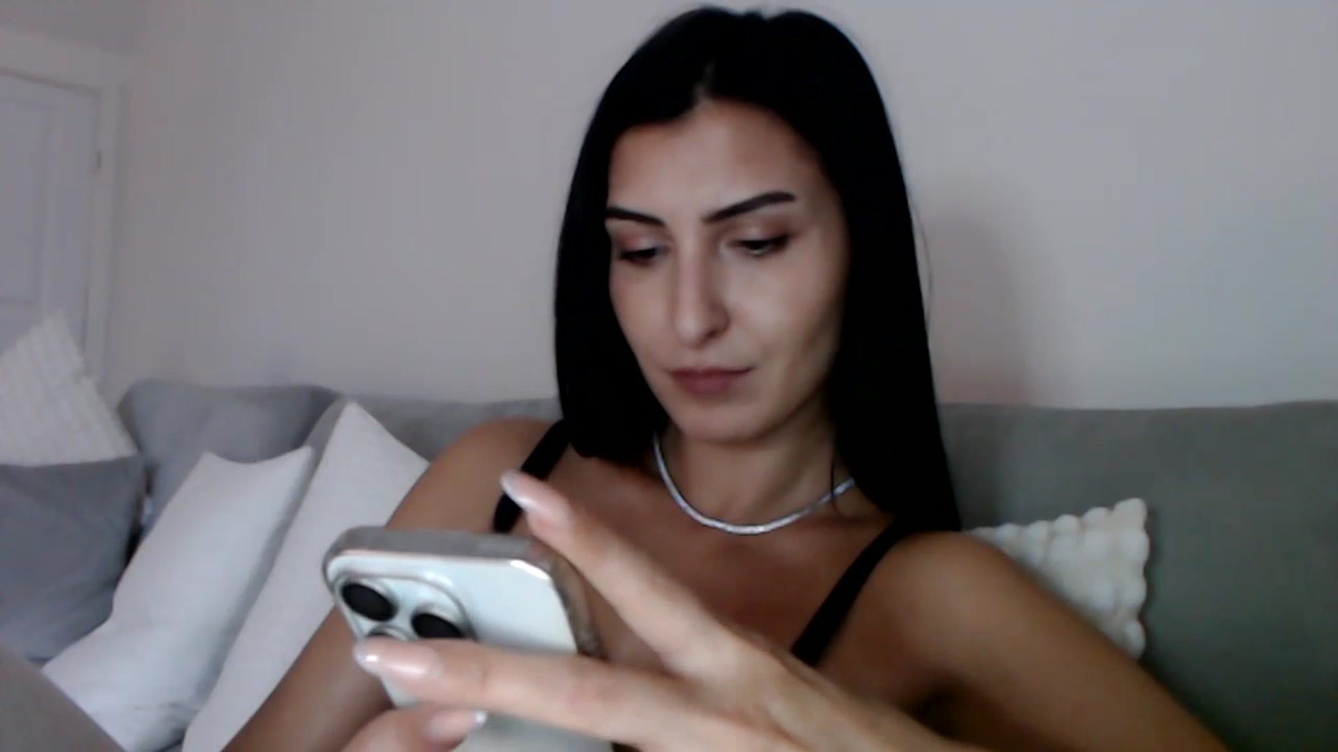 Gallery image thumbnail from LeaIson's myfreecams stream on, 01/08/2024, 14:43 image 14 of 20