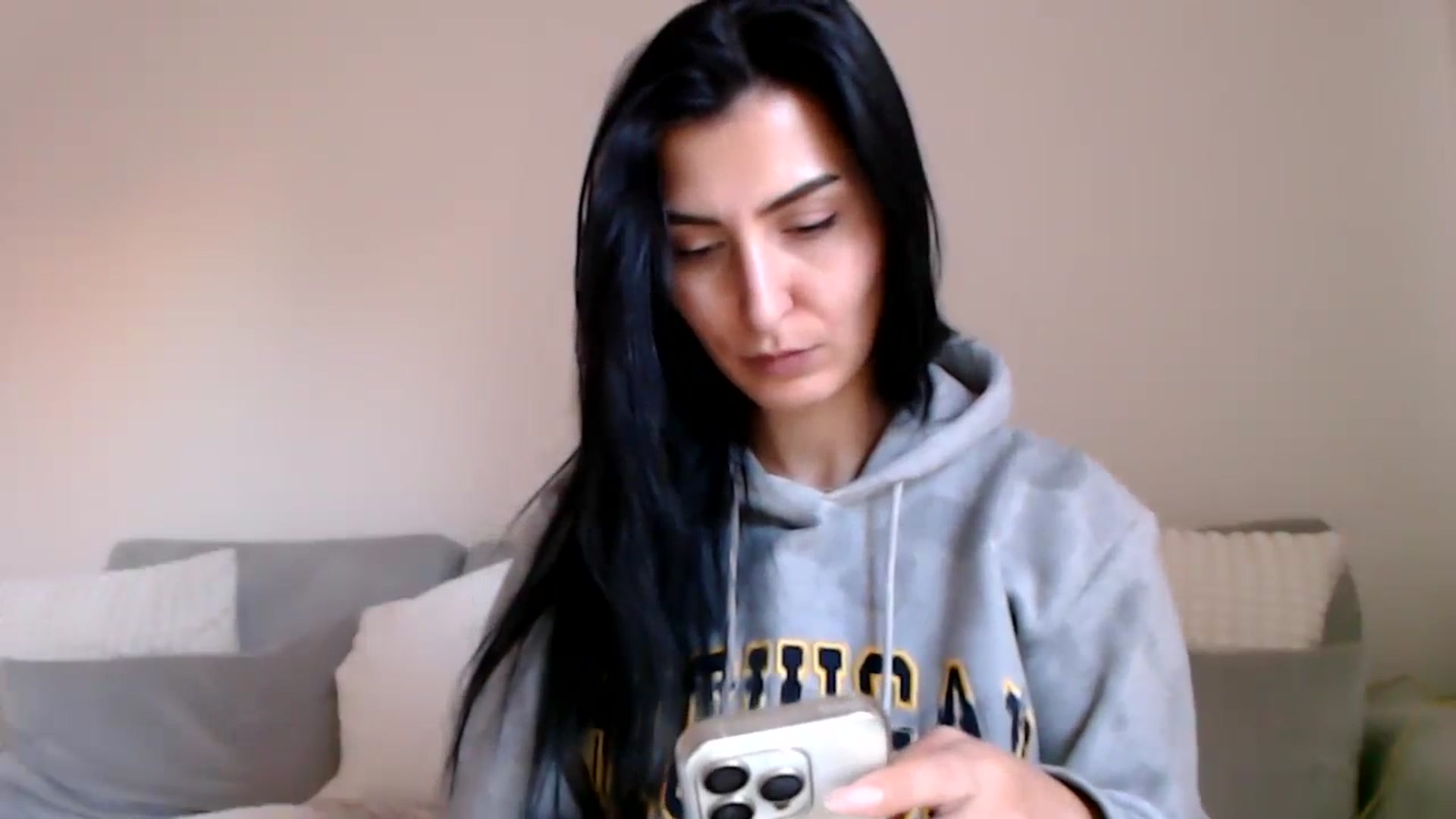 Gallery image thumbnail from LeaIson's myfreecams stream on, 01/15/2024, 10:59 image 6 of 20