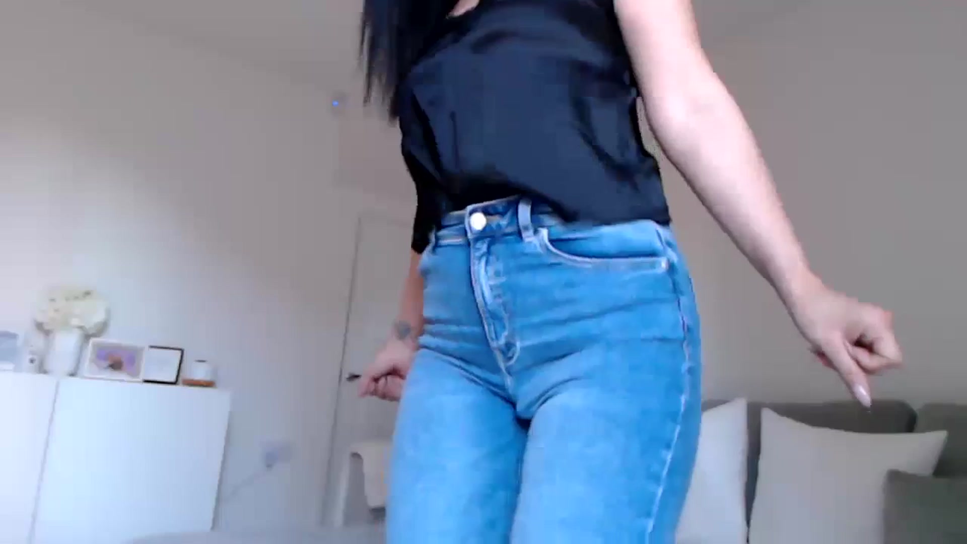 Gallery image thumbnail from LeaIson's myfreecams stream on, 01/15/2024, 13:55 image 4 of 20