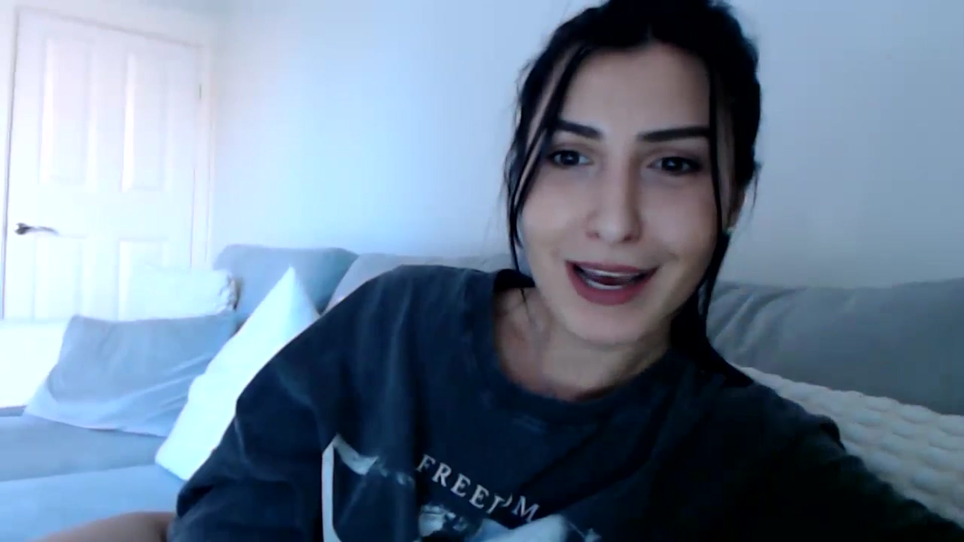 Gallery image thumbnail from LeaIson's myfreecams stream on, 01/18/2024, 11:51 image 20 of 20