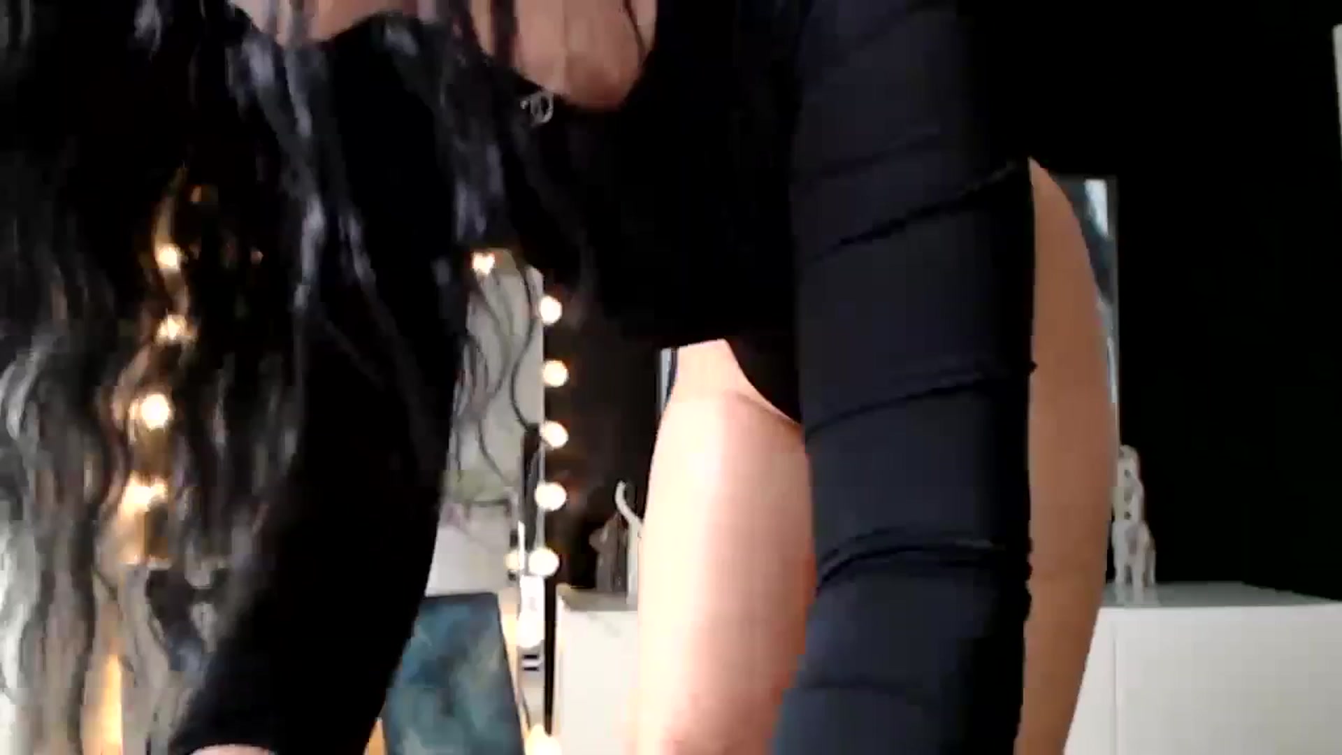Gallery image thumbnail from LeaIson's myfreecams stream on, 01/30/2024, 10:47 image 6 of 20