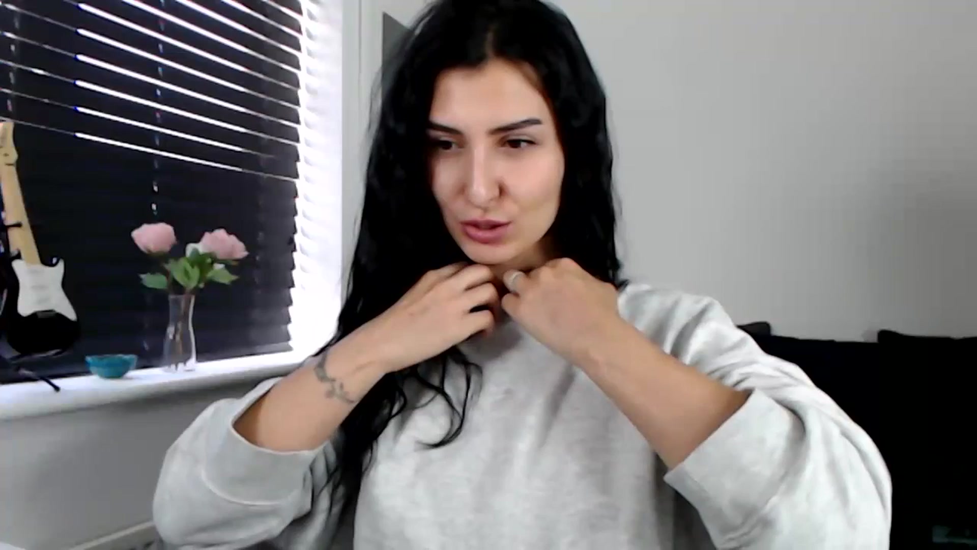 Gallery image thumbnail from LeaIson's myfreecams stream on, 02/01/2024, 08:42 image 1 of 20