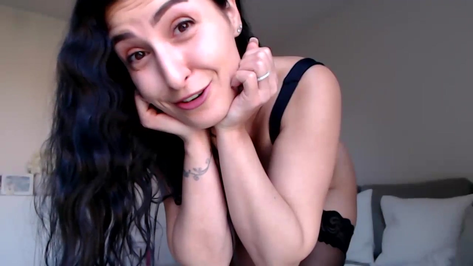 Gallery image thumbnail from LeaIson's myfreecams stream on, 02/01/2024, 10:17 image 9 of 20