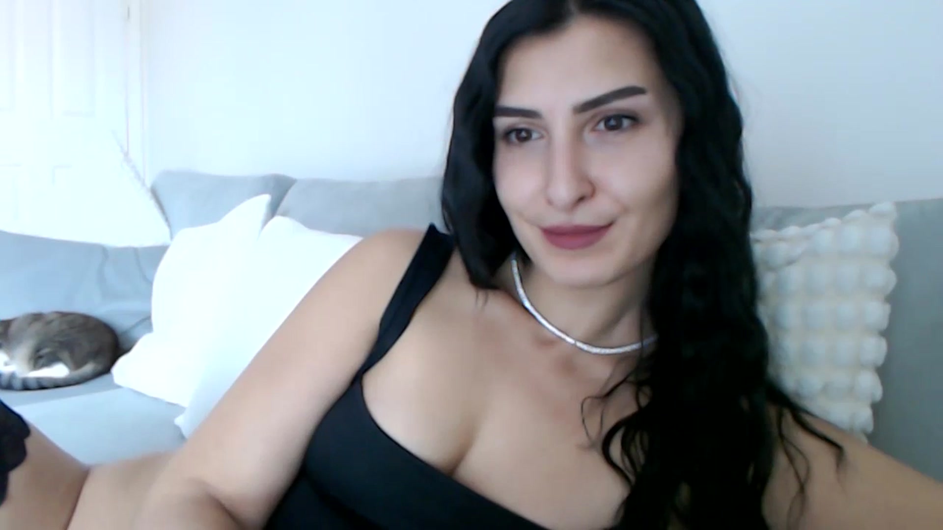 Gallery image thumbnail from LeaIson's myfreecams stream on, 02/01/2024, 11:46 image 13 of 20