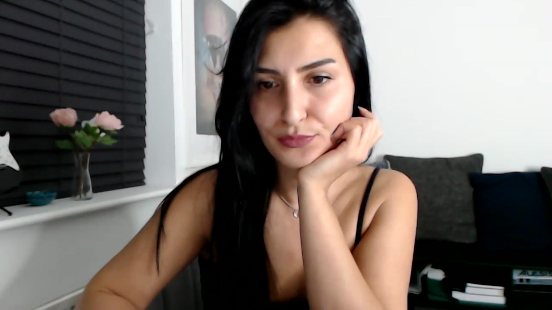 Gallery image thumbnail from LeaIson's myfreecams stream on, 02/03/2024, 18:00 image 10 of 20