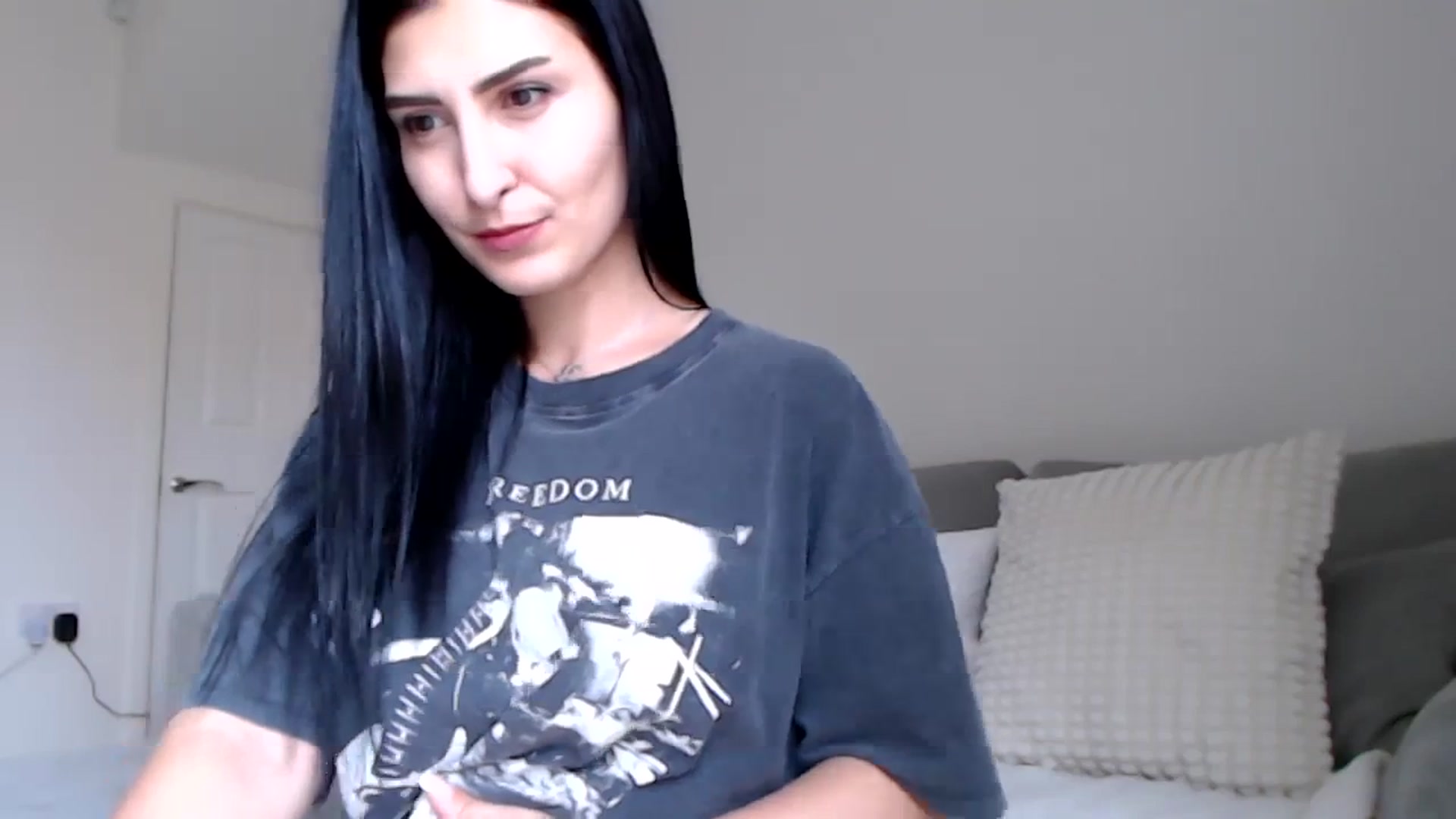 Gallery image thumbnail from LeaIson's myfreecams stream on, 02/07/2024, 12:50 image 20 of 20