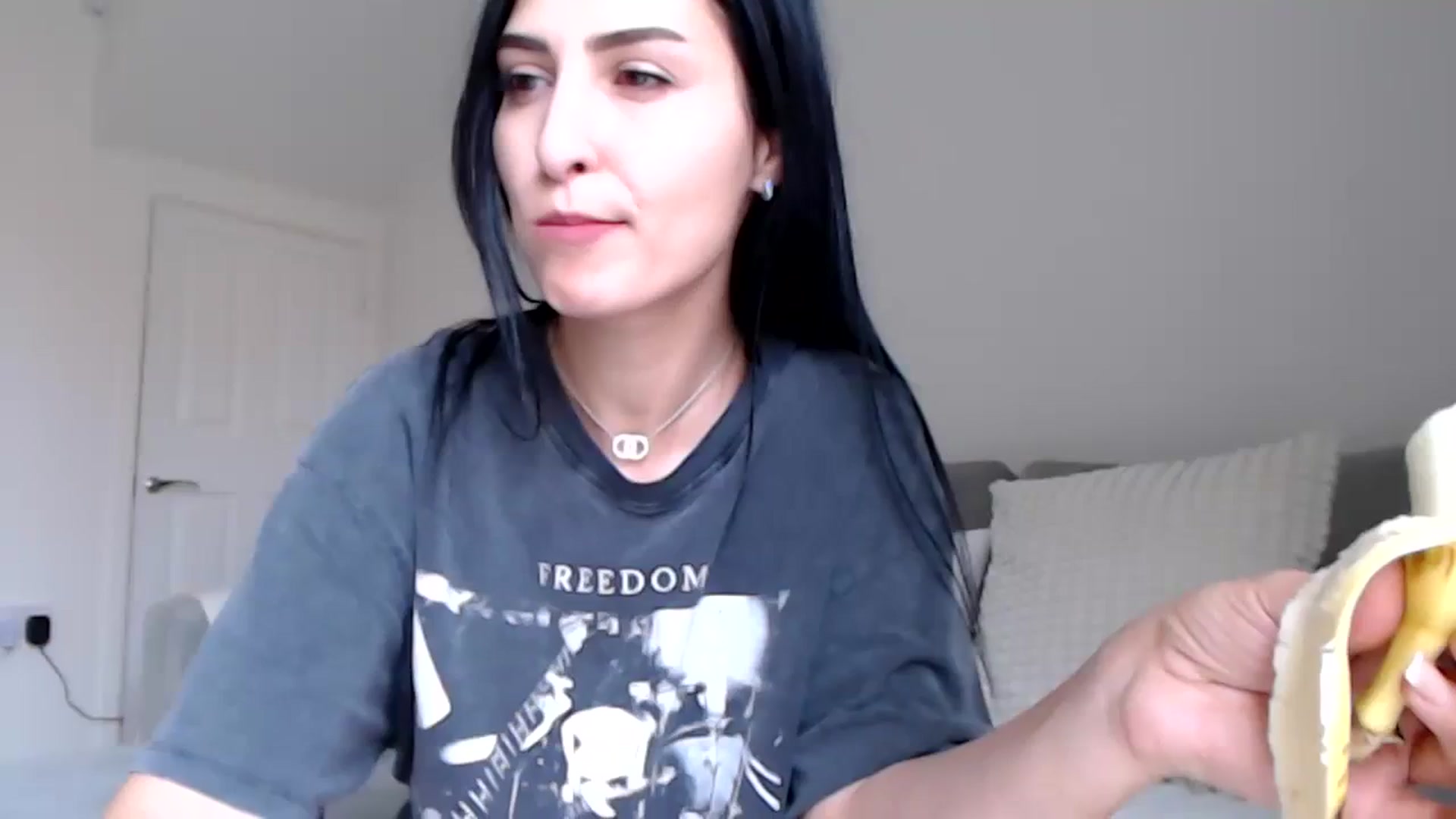 Gallery image thumbnail from LeaIson's myfreecams stream on, 02/07/2024, 12:50 image 18 of 20
