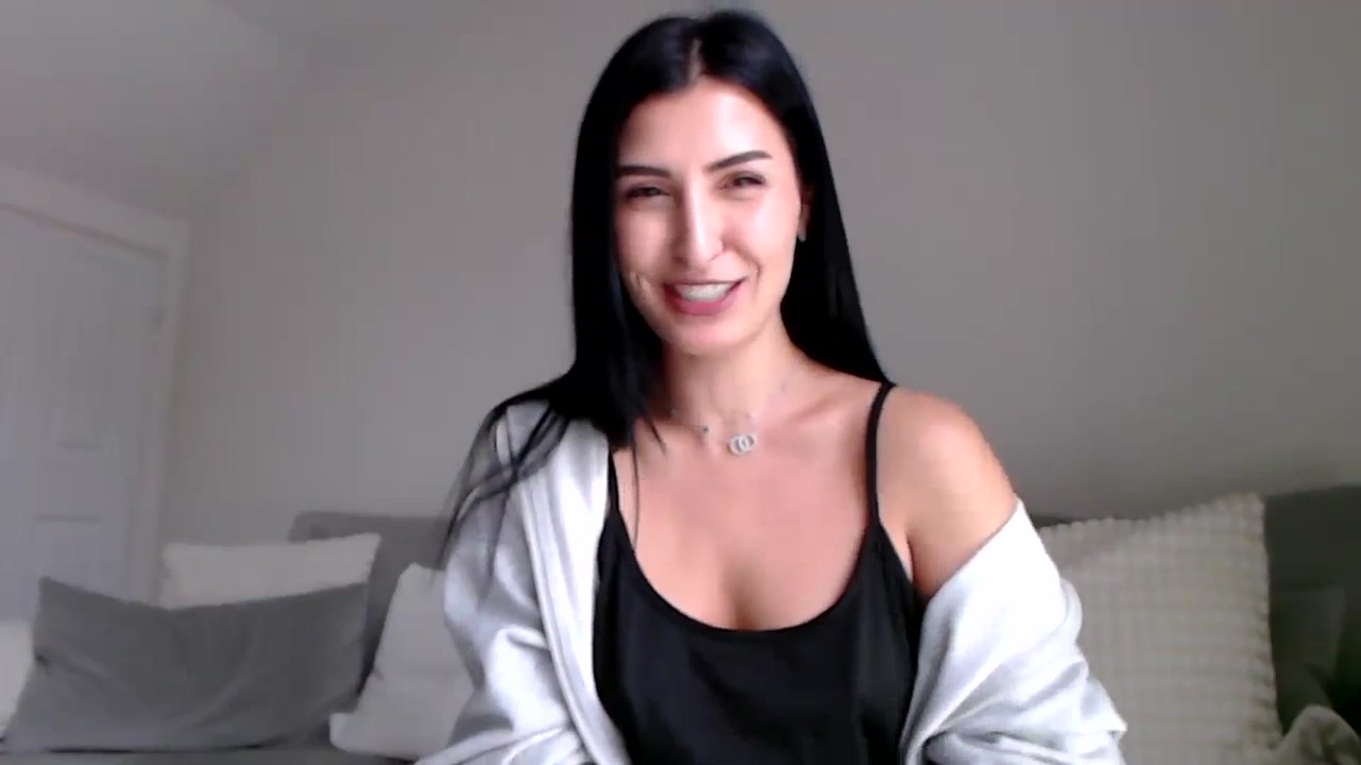 Gallery image thumbnail from LeaIson's myfreecams stream on, 02/08/2024, 10:49 image 8 of 20