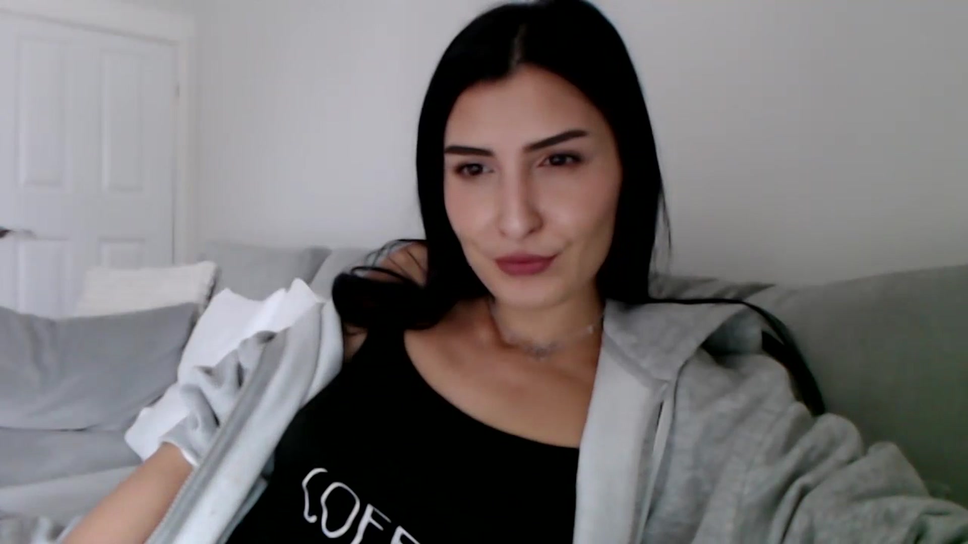 Gallery image thumbnail from LeaIson's myfreecams stream on, 02/08/2024, 10:49 image 17 of 20
