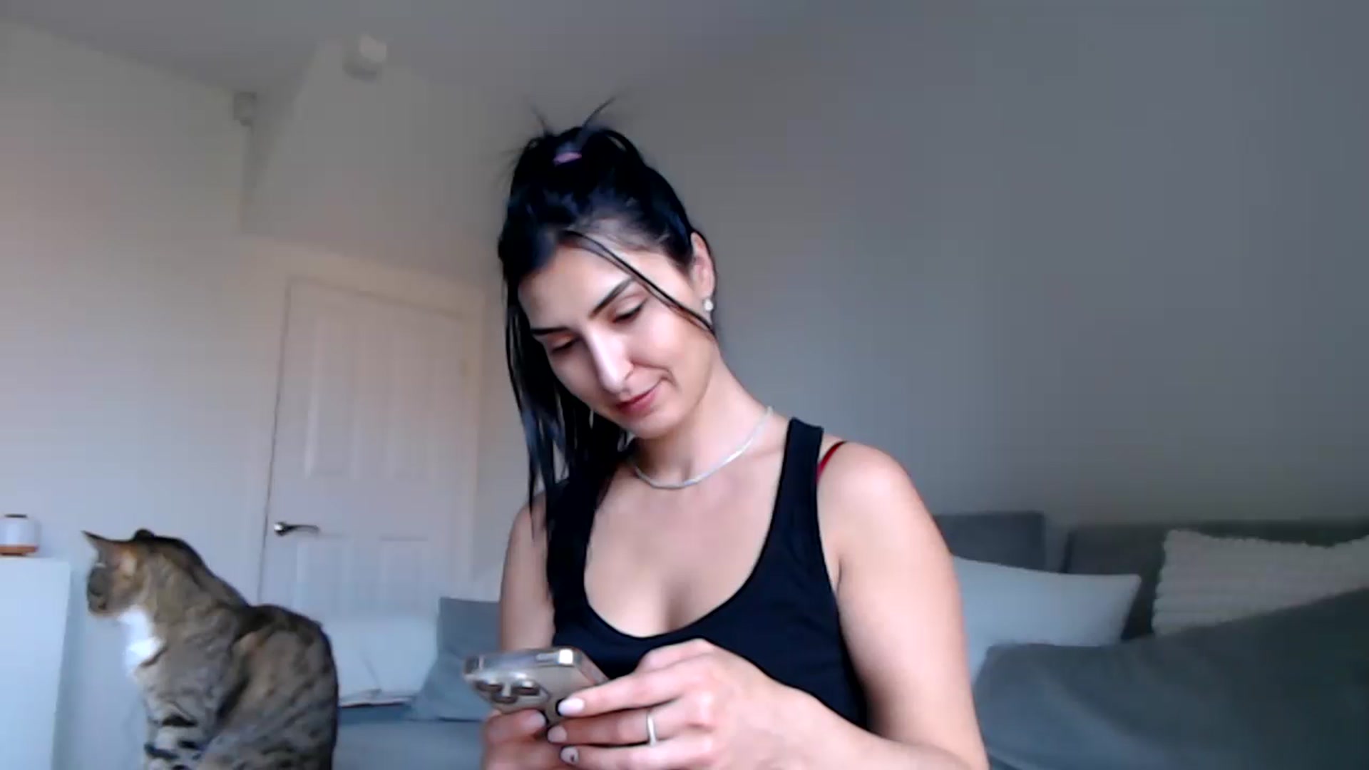 Gallery image thumbnail from LeaIson's myfreecams stream on, 02/20/2024, 12:25 image 1 of 20