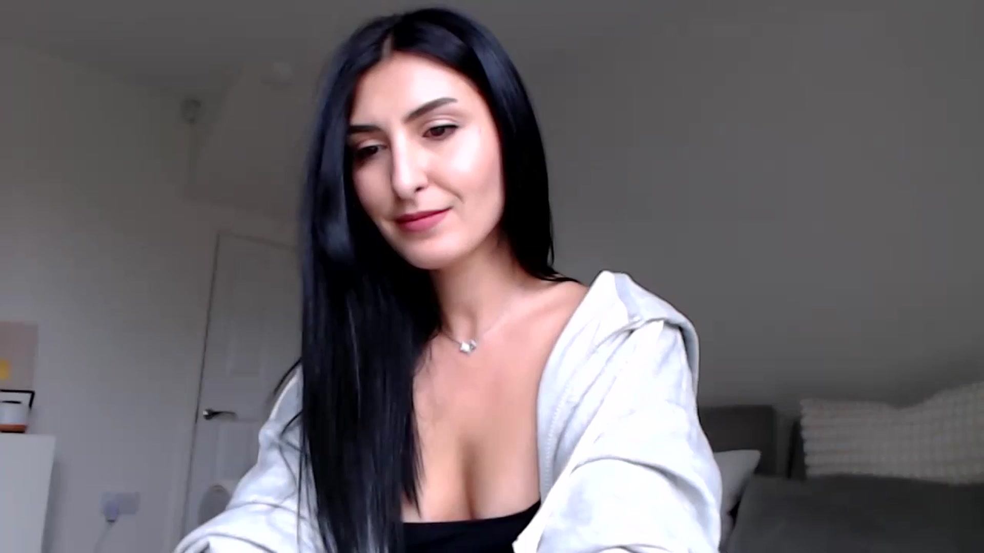 Gallery image thumbnail from LeaIson's myfreecams stream on, 02/21/2024, 14:28 image 3 of 20