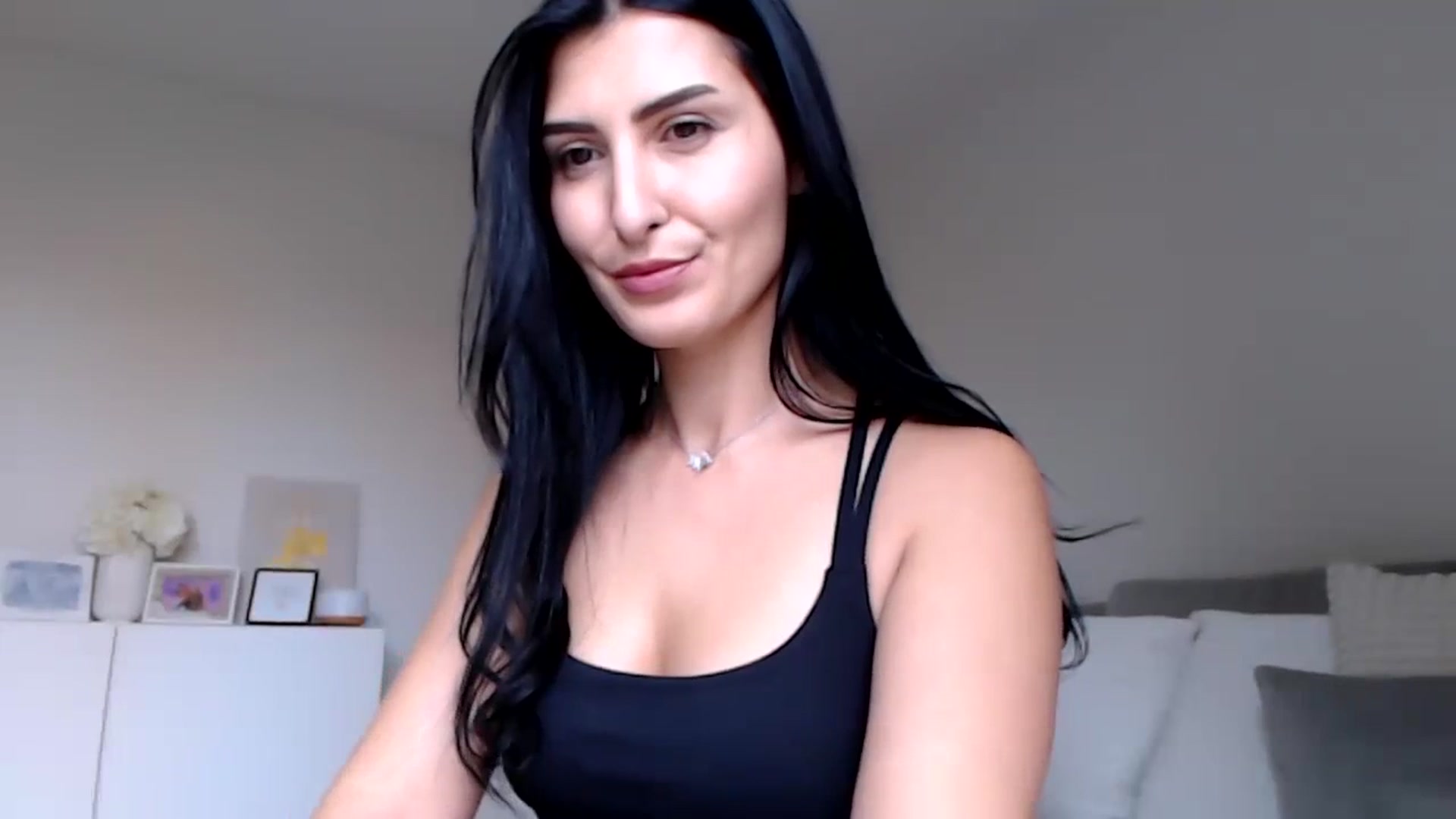 Gallery image thumbnail from LeaIson's myfreecams stream on, 02/23/2024, 13:13 image 17 of 20