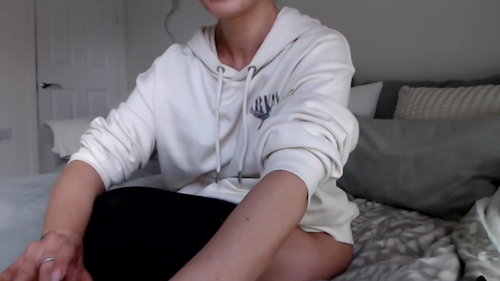 Gallery image thumbnail from LeaIson's myfreecams stream on, 02/26/2024, 11:03 image 10 of 20
