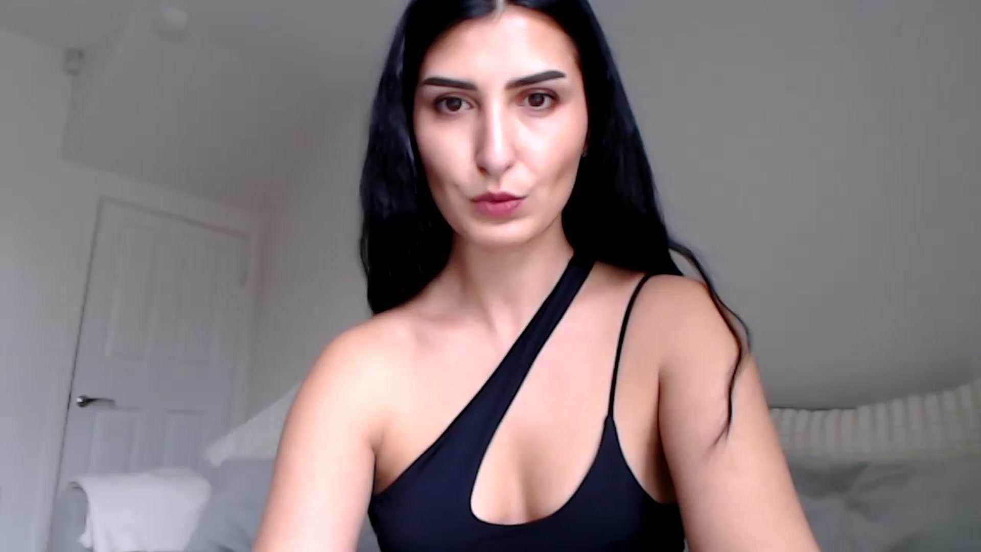 Gallery image thumbnail from LeaIson's myfreecams stream on, 02/26/2024, 12:25 image 6 of 20