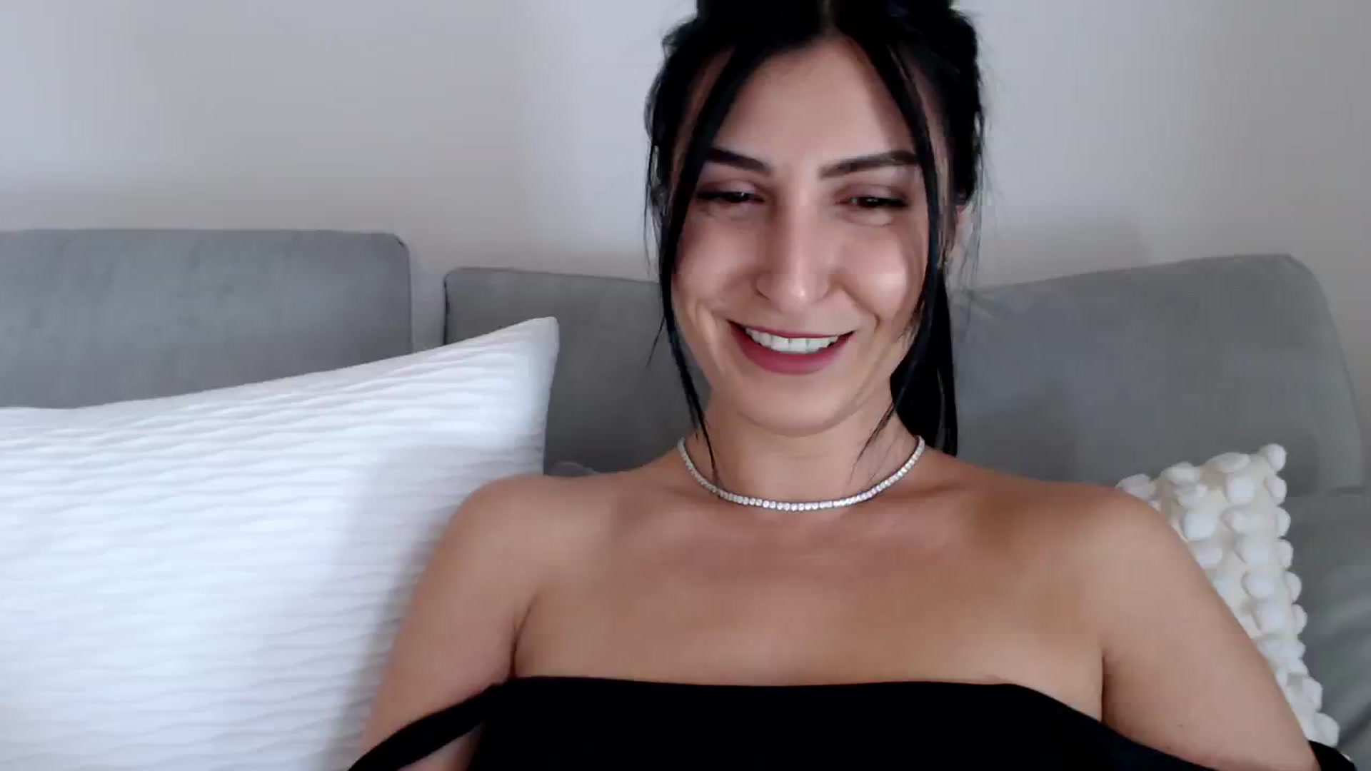 Gallery image thumbnail from LeaIson's myfreecams stream on, 03/01/2024, 11:53 image 8 of 20