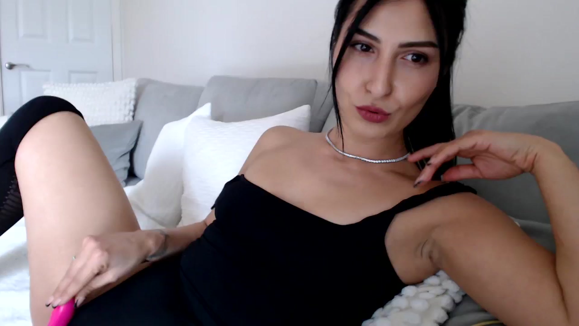 Gallery image thumbnail from LeaIson's myfreecams stream on, 03/01/2024, 11:53 image 1 of 20