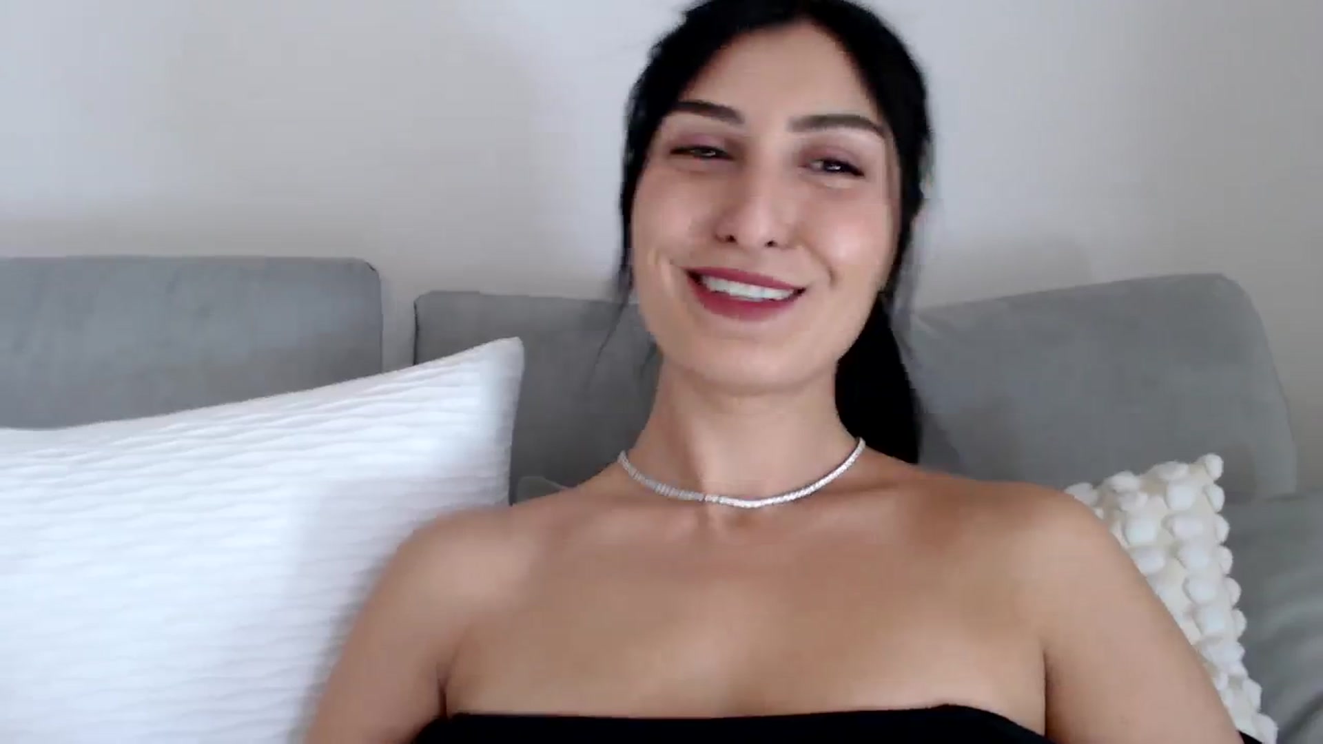 Gallery image thumbnail from LeaIson's myfreecams stream on, 03/01/2024, 11:53 image 5 of 20