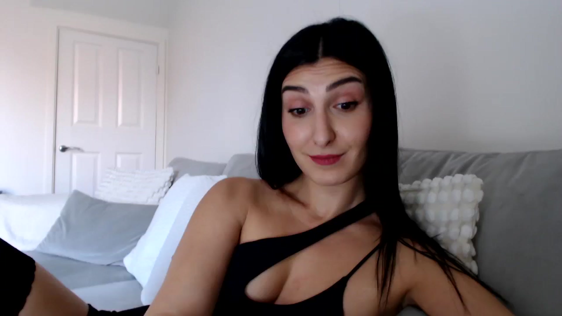 Gallery image thumbnail from LeaIson's myfreecams stream on, 03/05/2024, 13:05 image 20 of 20