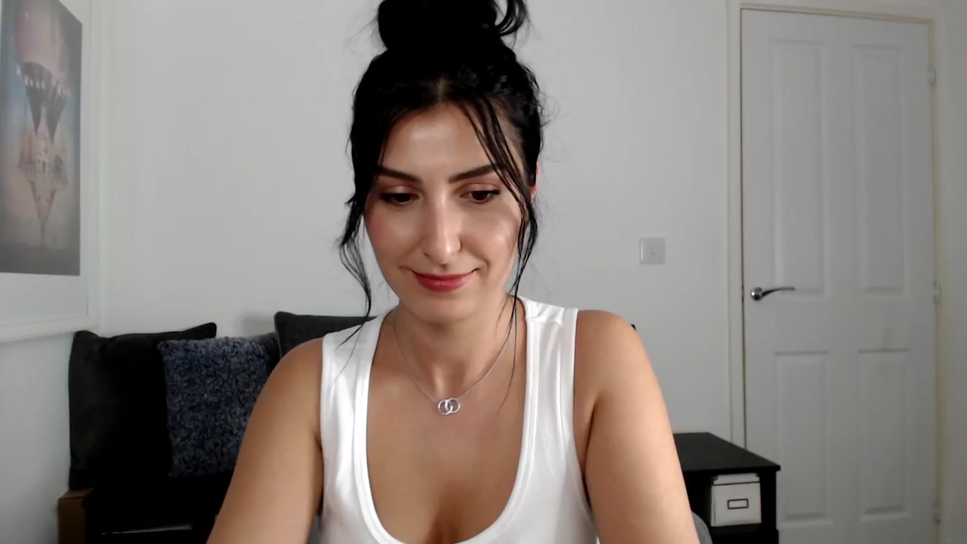 Gallery image thumbnail from LeaIson's myfreecams stream on, 03/06/2024, 13:06 image 17 of 20
