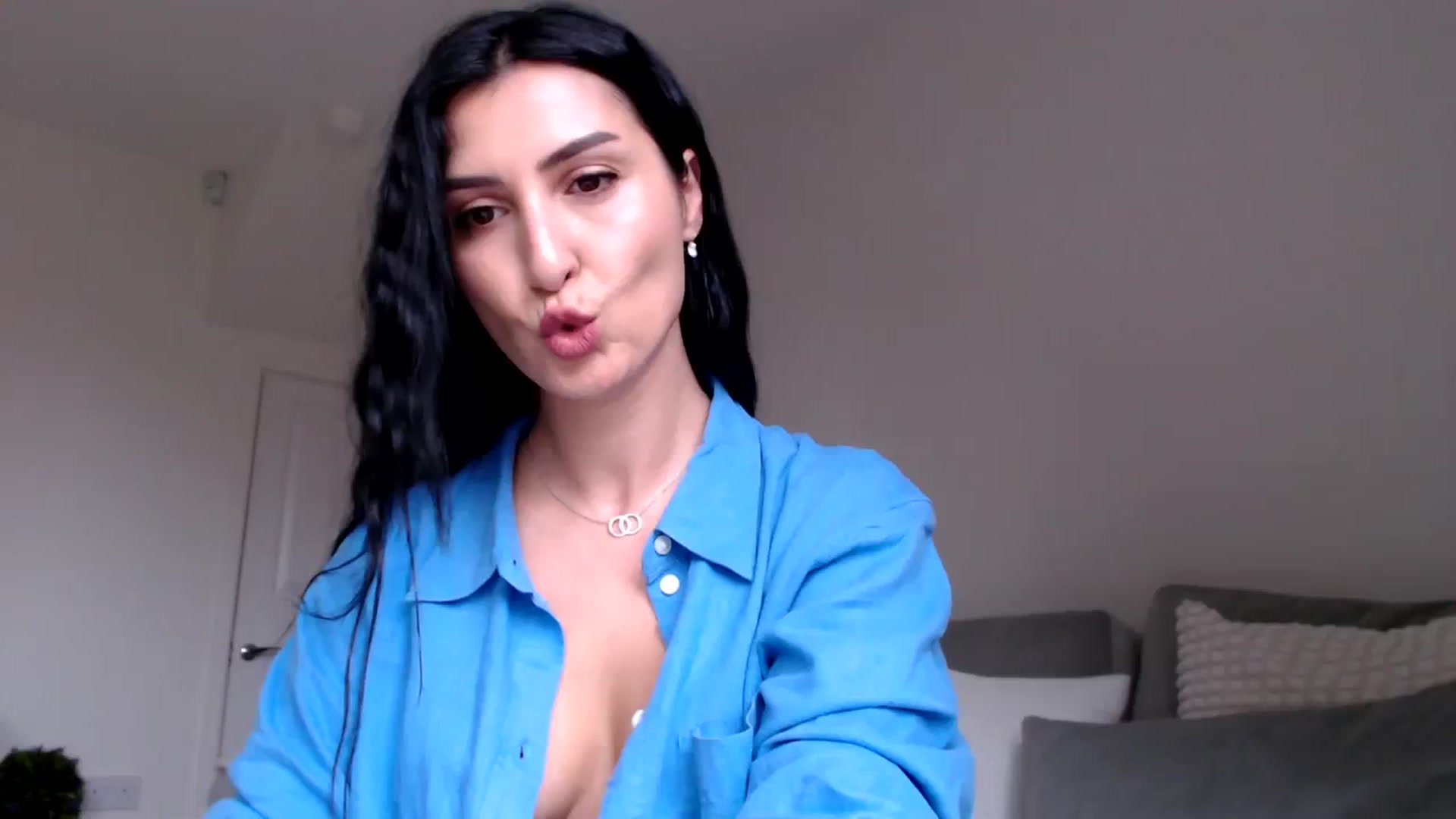 Gallery image thumbnail from LeaIson's myfreecams stream on, 03/11/2024, 09:47 image 10 of 20