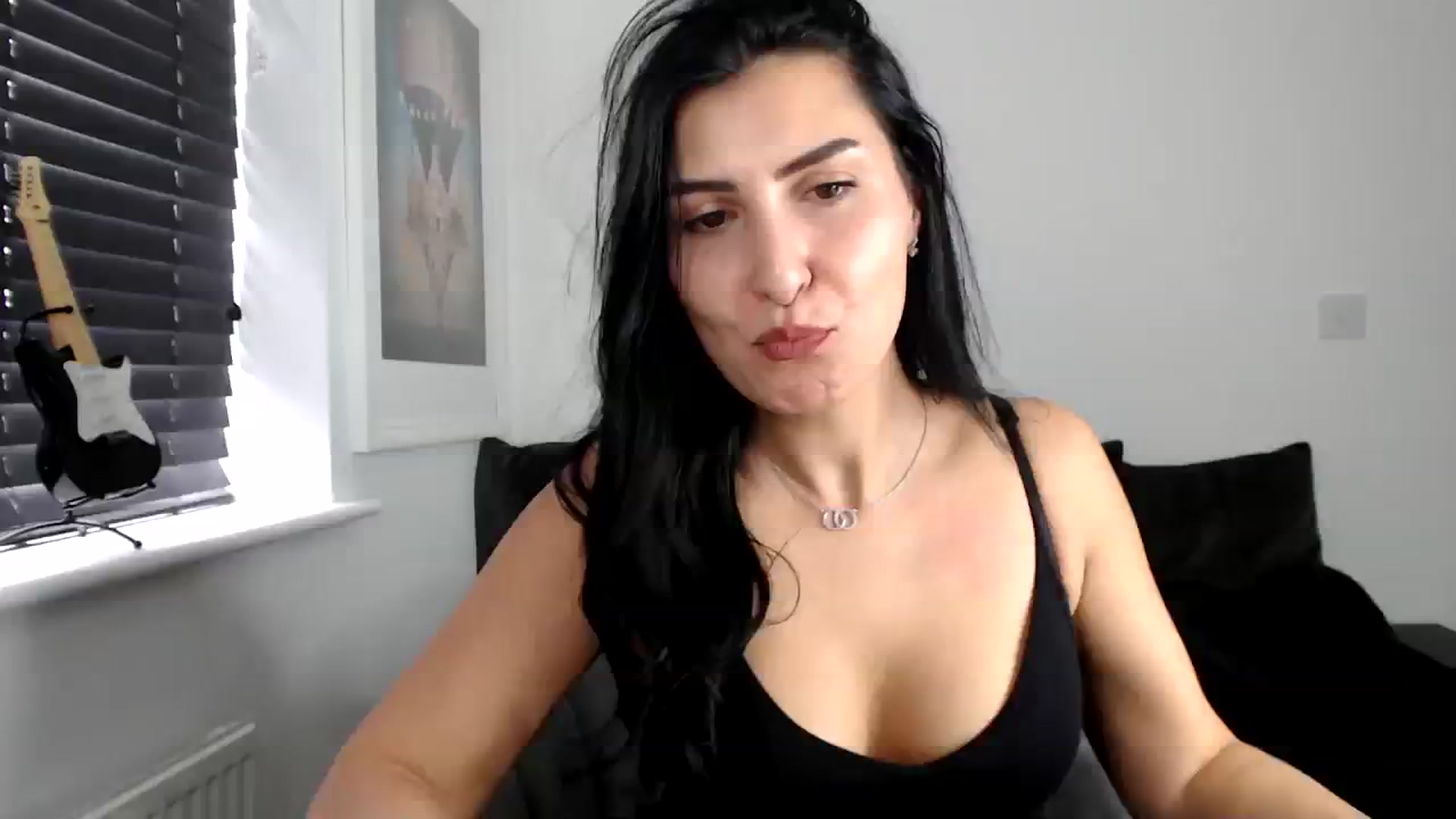 Gallery image thumbnail from LeaIson's myfreecams stream on, 03/19/2024, 13:43 image 5 of 20
