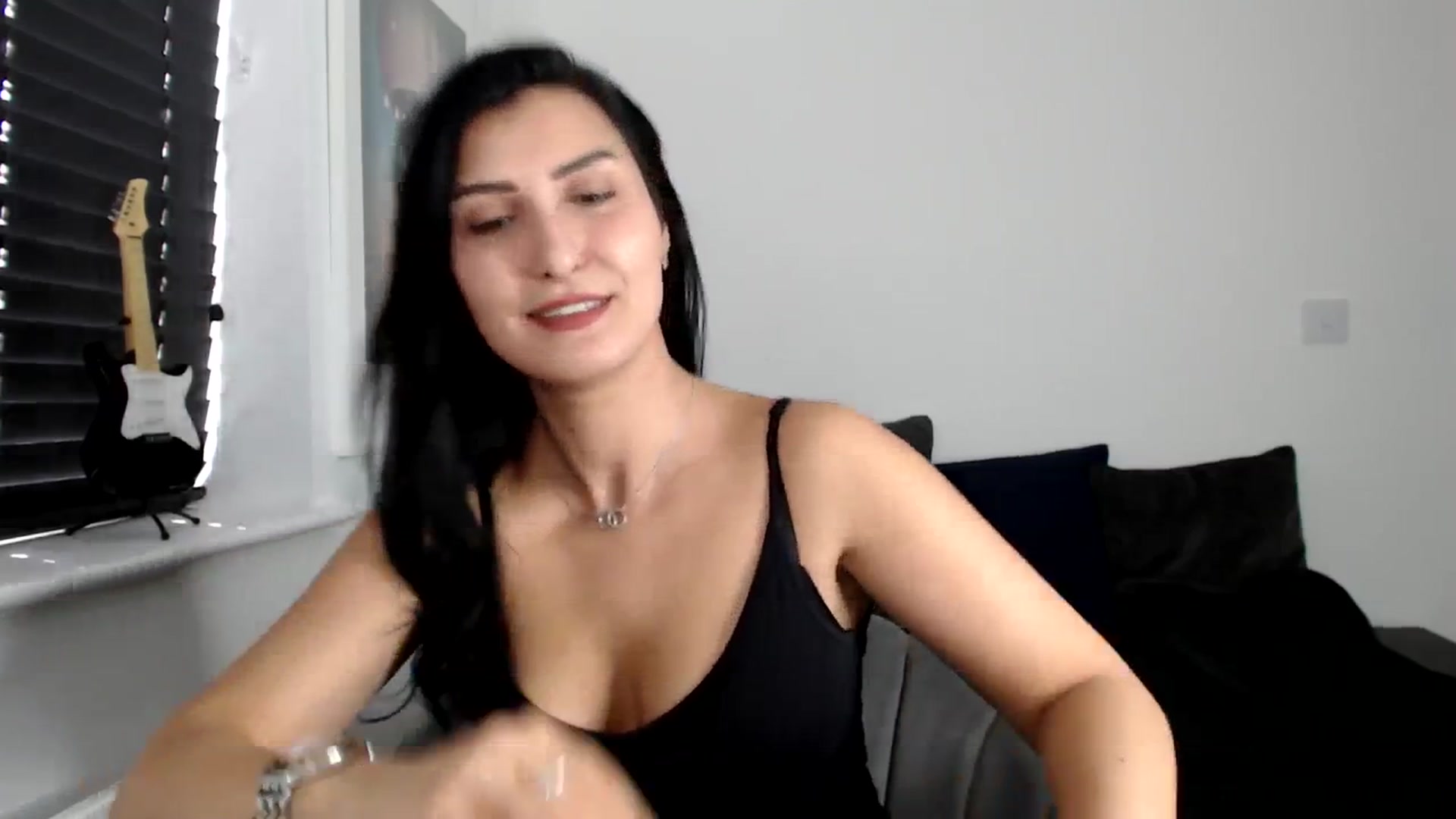 Gallery image thumbnail from LeaIson's myfreecams stream on, 03/19/2024, 14:14 image 3 of 20