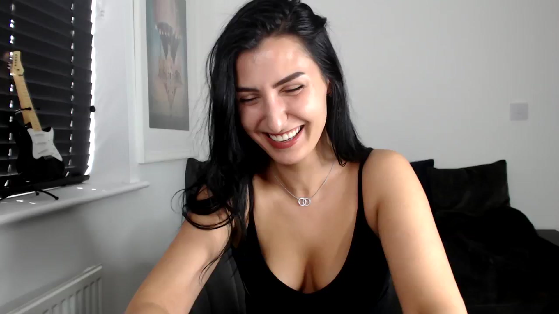 Gallery image thumbnail from LeaIson's myfreecams stream on, 03/19/2024, 14:14 image 1 of 20