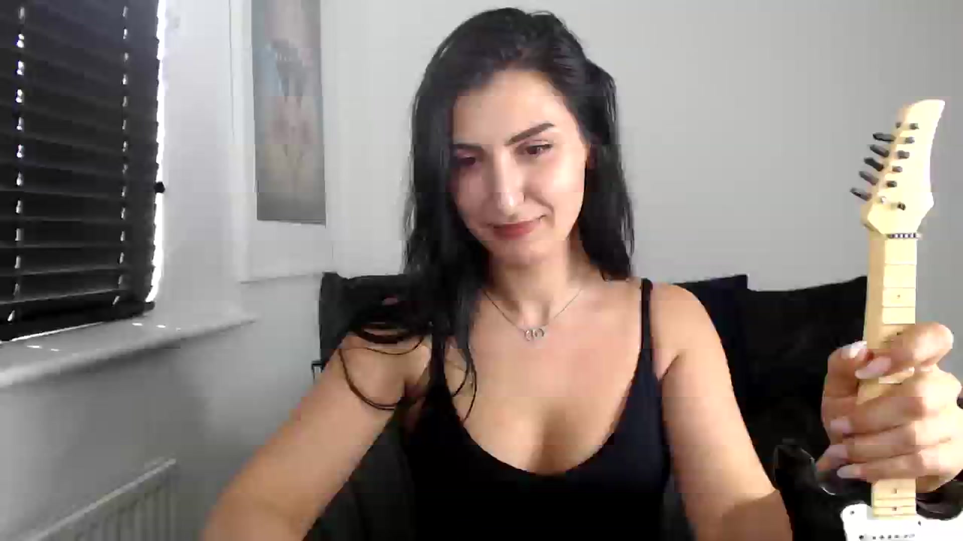 Gallery image thumbnail from LeaIson's myfreecams stream on, 03/19/2024, 14:14 image 2 of 20